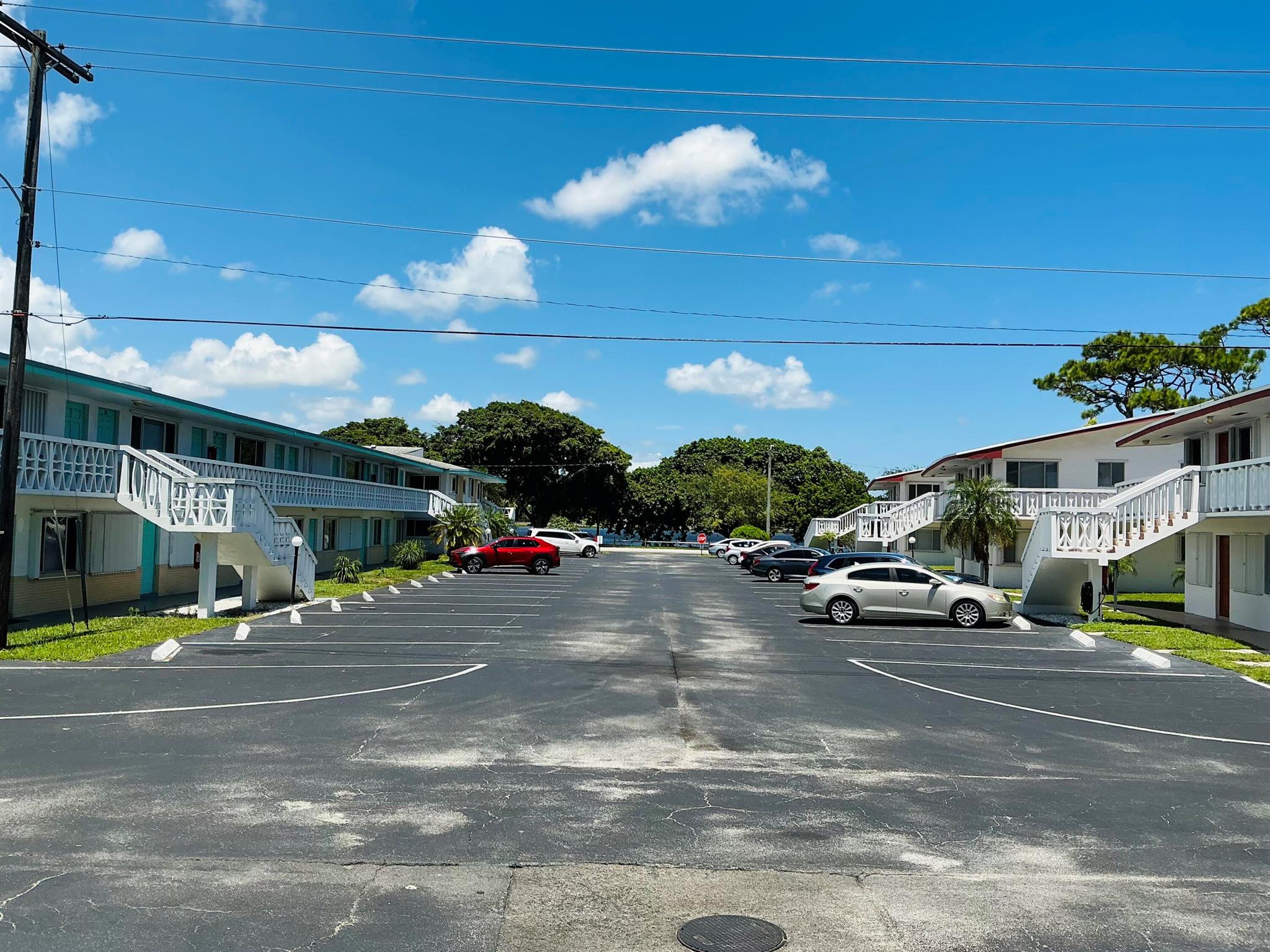 LAKESIDE POINT APT 4 COND - Residential Lease