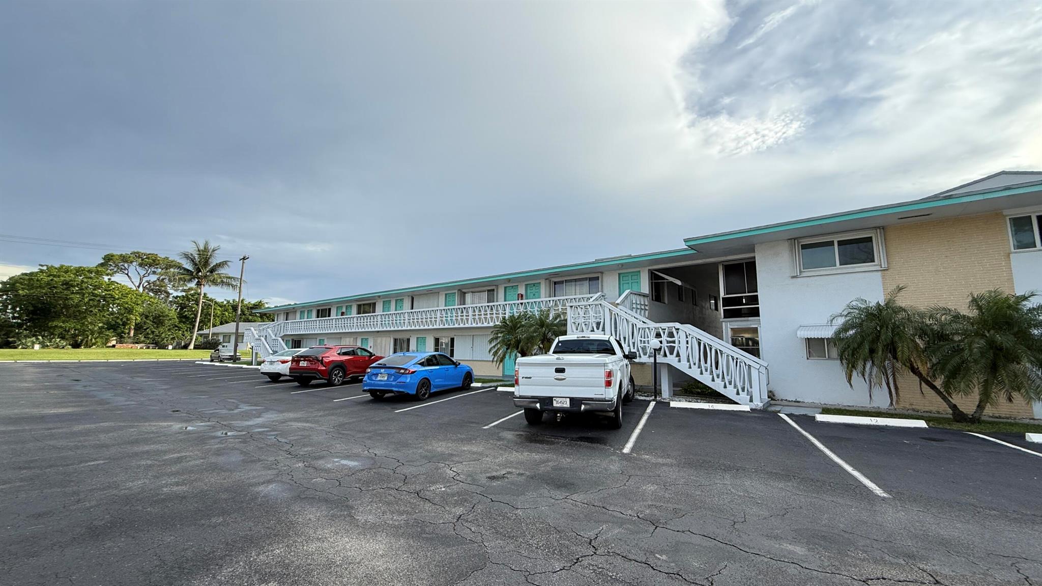 LAKESIDE POINT APT 4 COND - Residential Lease