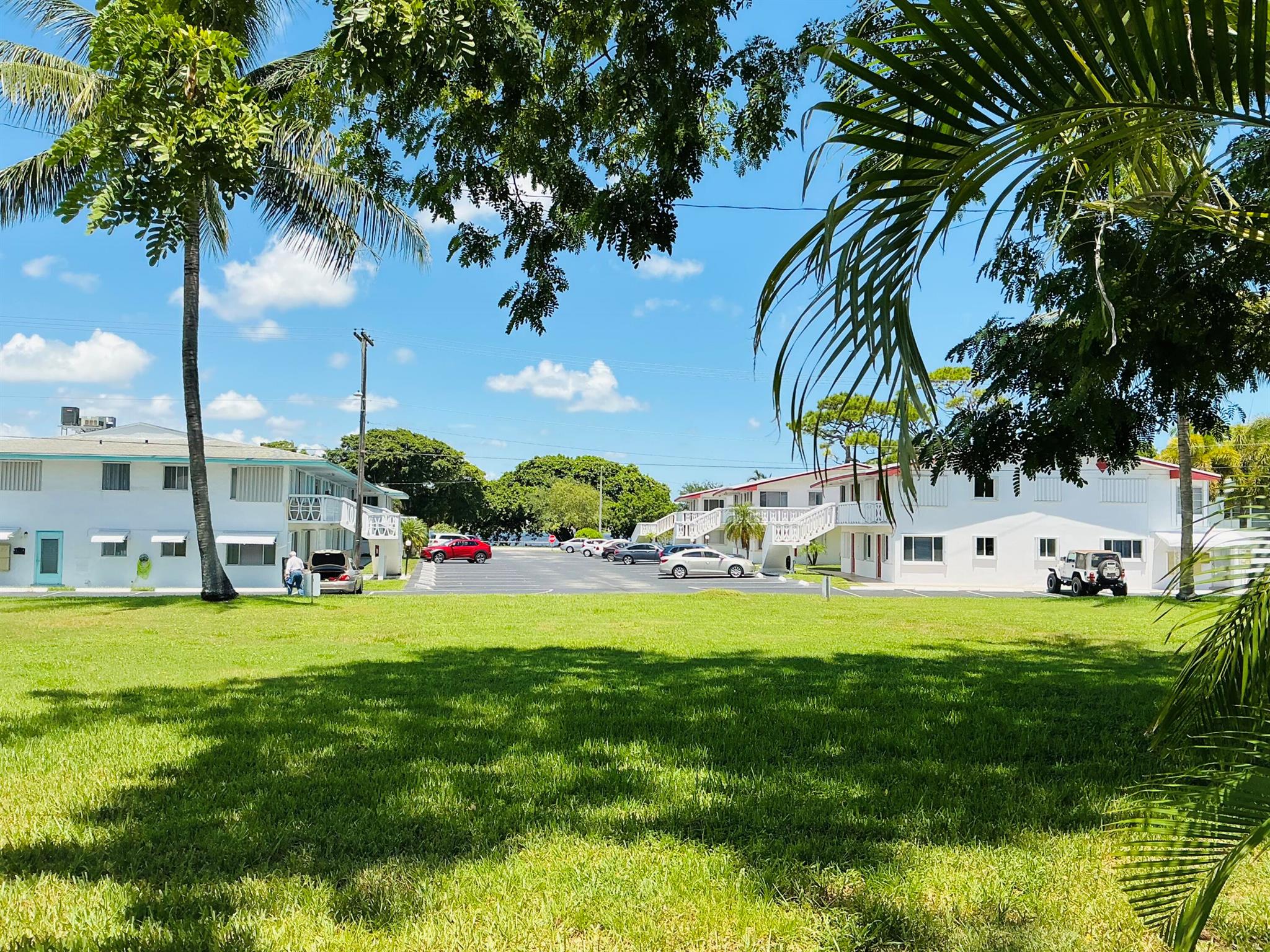 LAKESIDE POINT APT 4 COND - Residential Lease