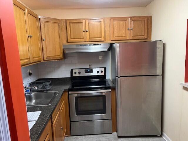 NORWICH CONDO - Residential Lease