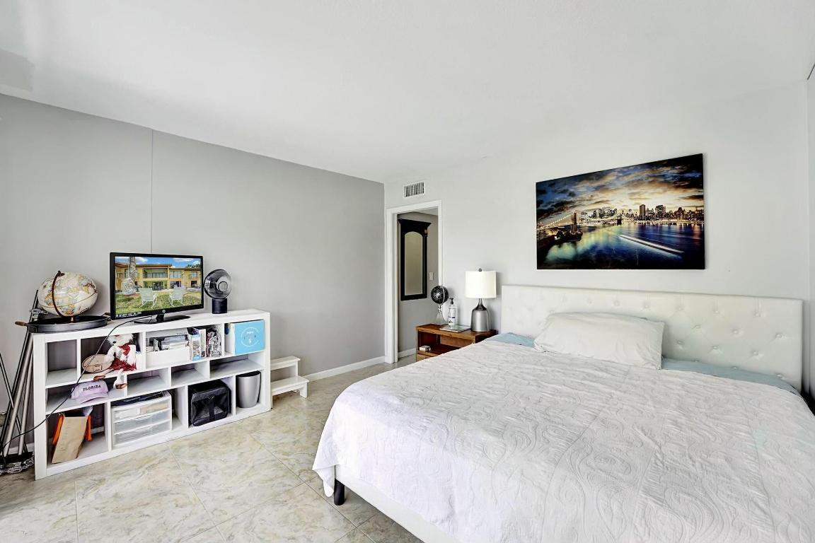 FOUNTAINS SOUTH CONDO 2 - Residential