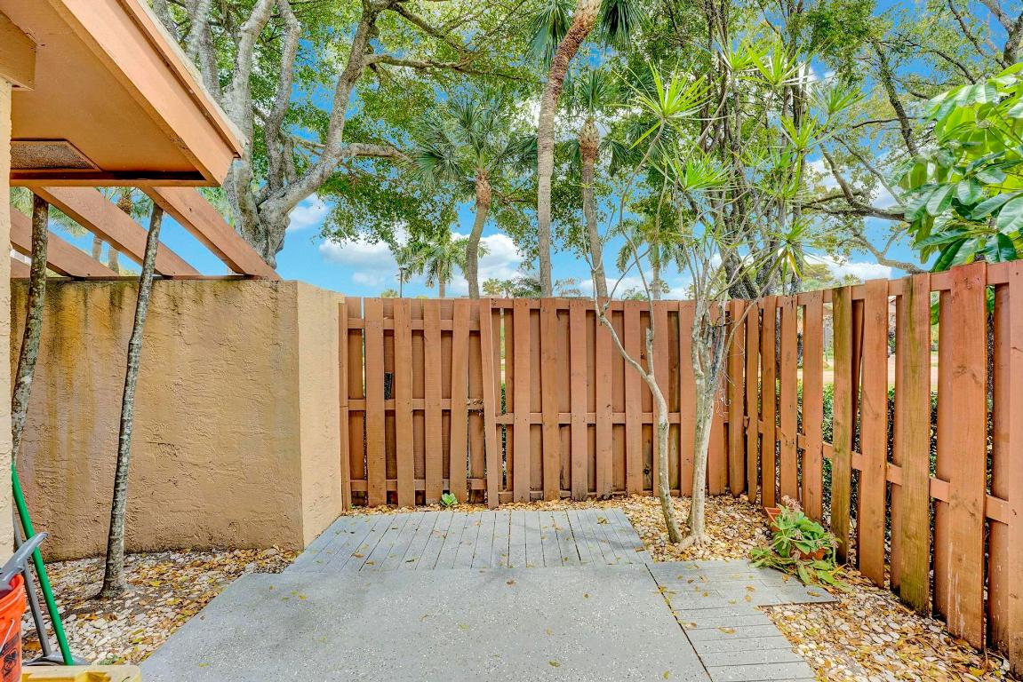 FOUNTAINS SOUTH CONDO 2 - Residential