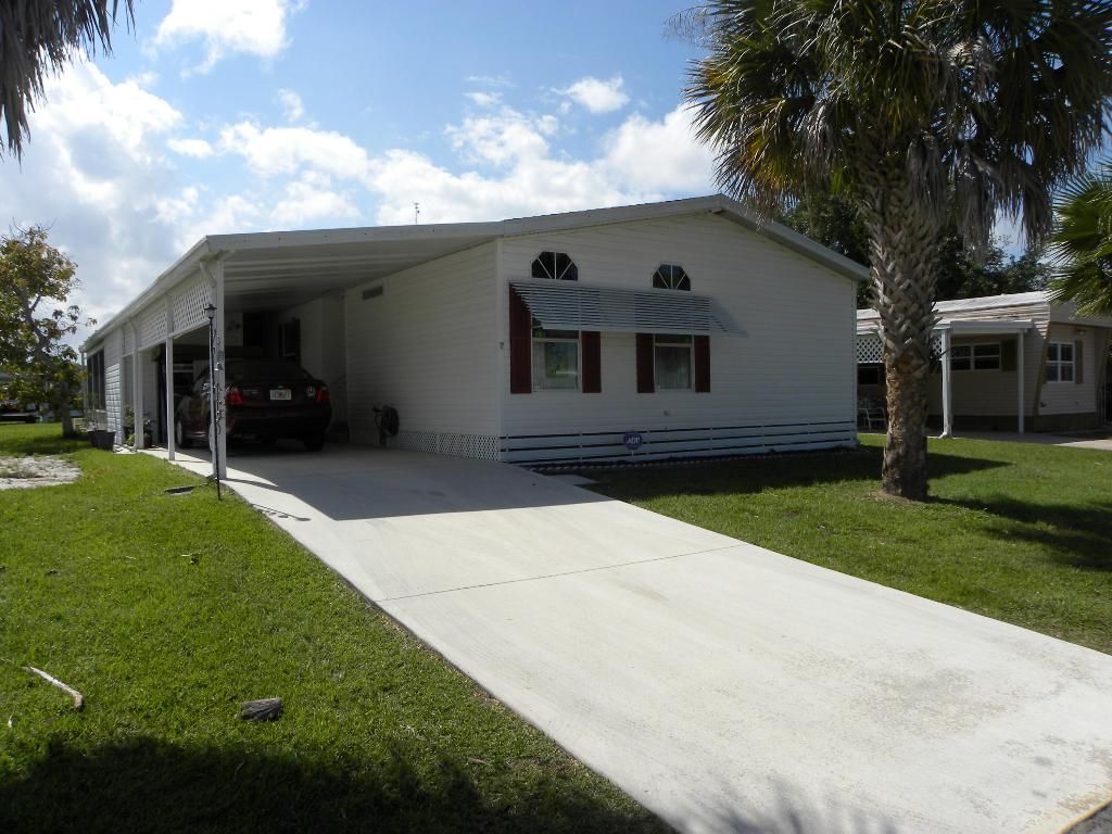 Photo of 7 Grande Vista Way, Port Saint Lucie, FL 34952 (MLS # R11125001)