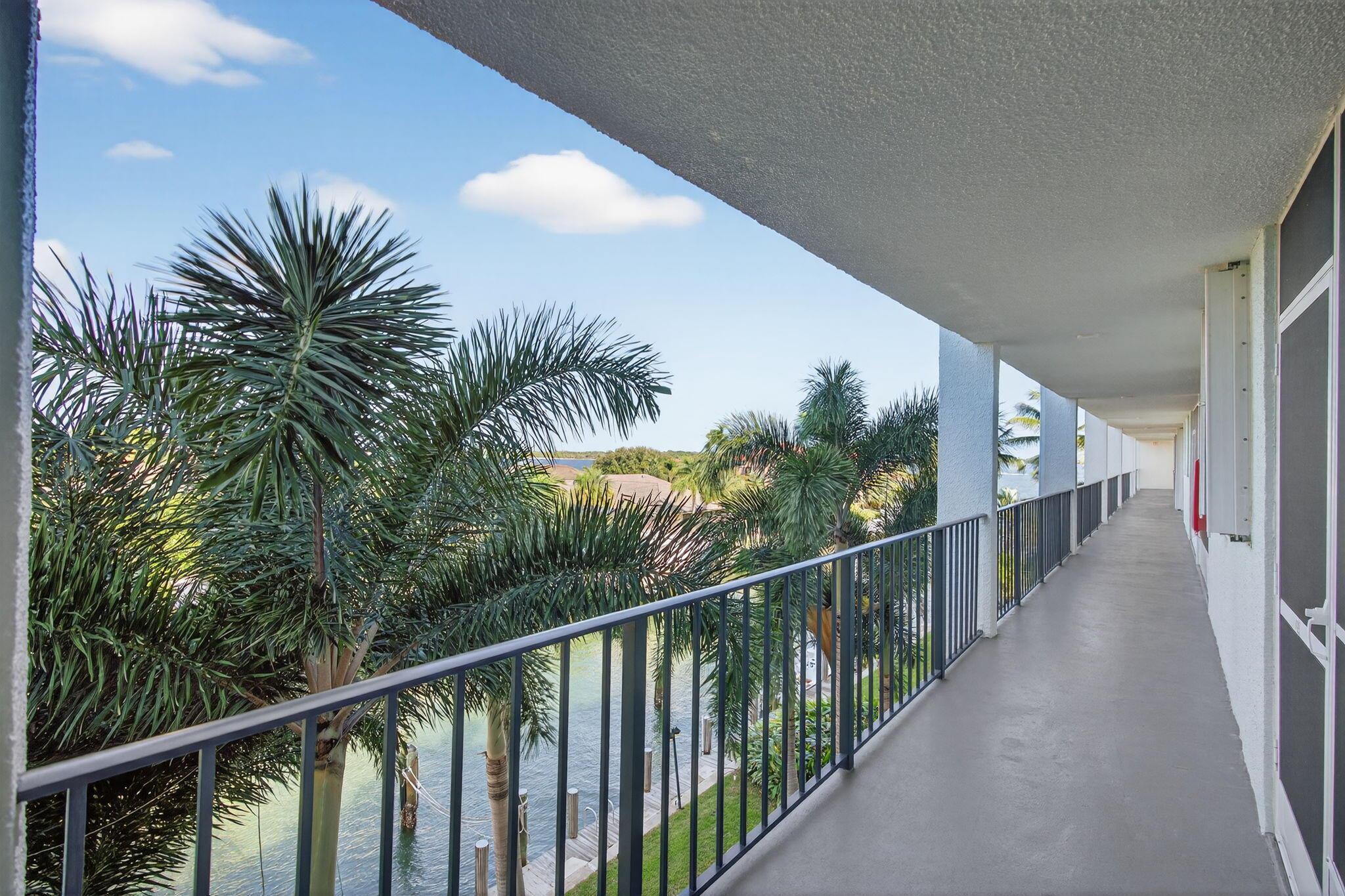 109 Paradise Harbour Boulevard 409