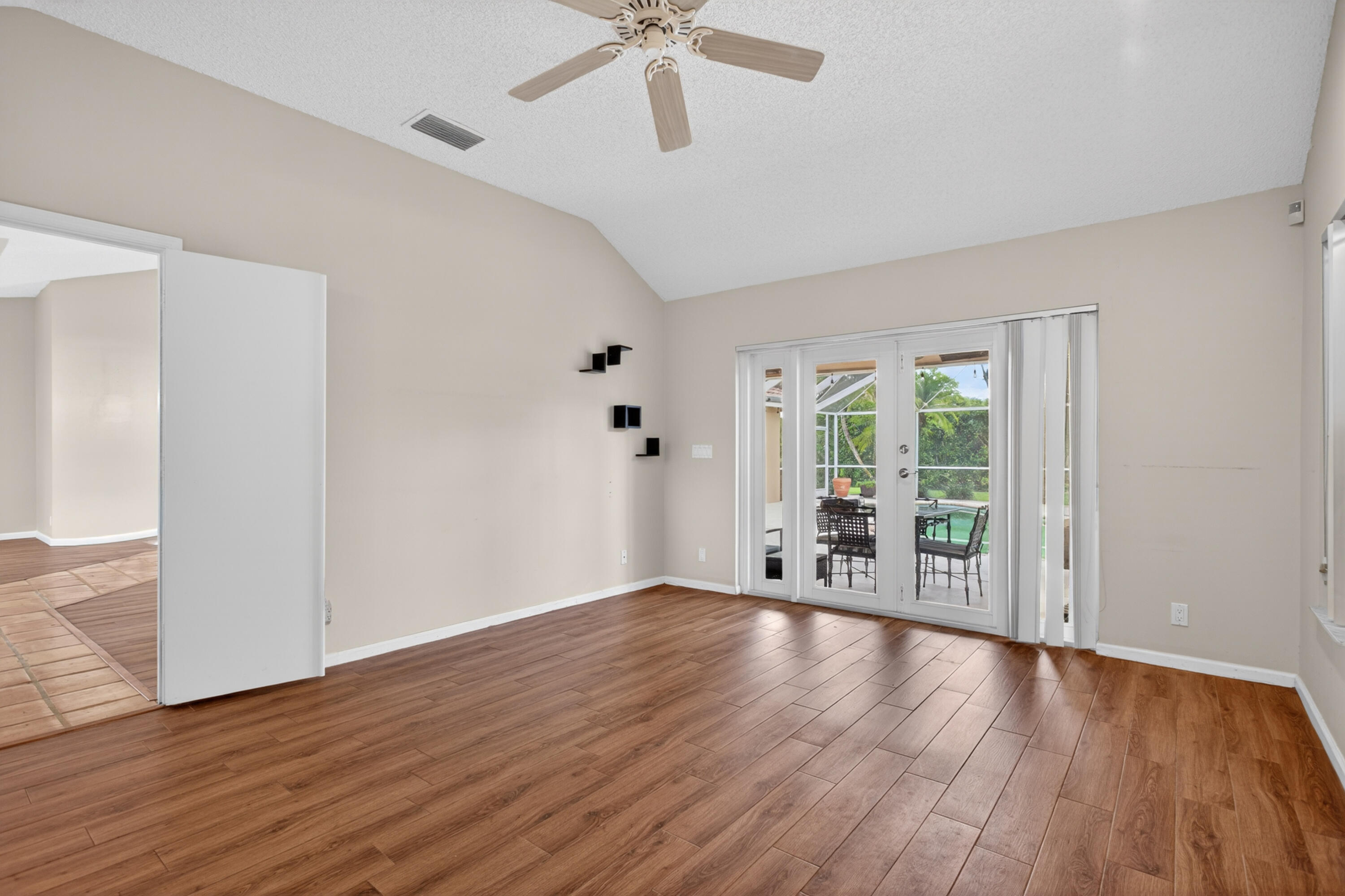 NORTH SPRINGS - Residential