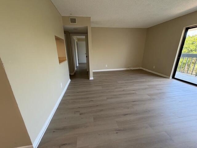 PRESIDENTIAL GOLFVIEW CONDO - Residential