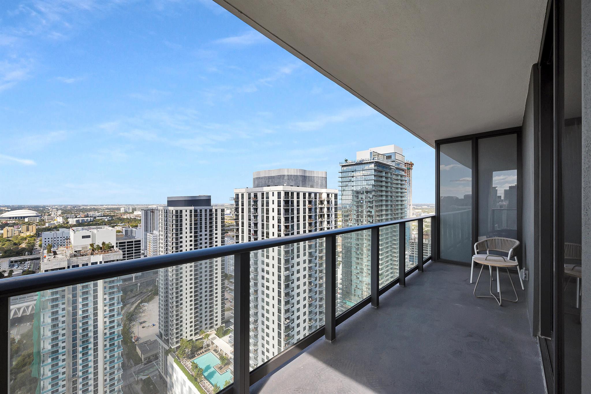 601 NE 1st Avenue 3905