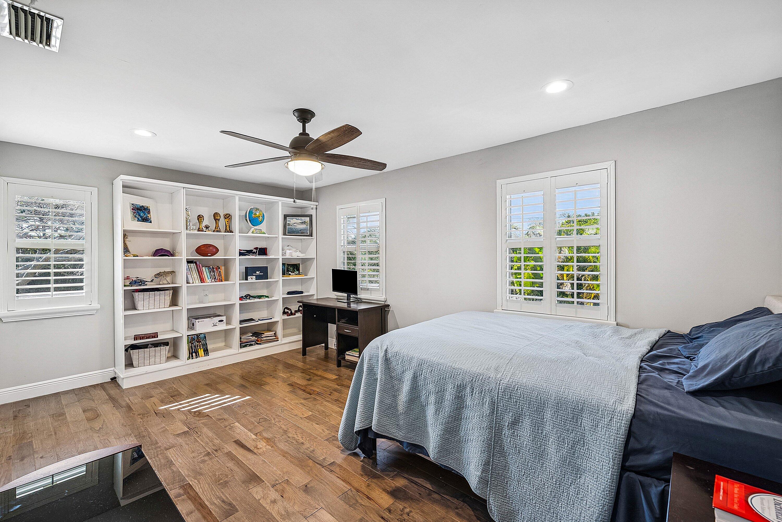 PALM BEACH FARMS CO 10 - Residential