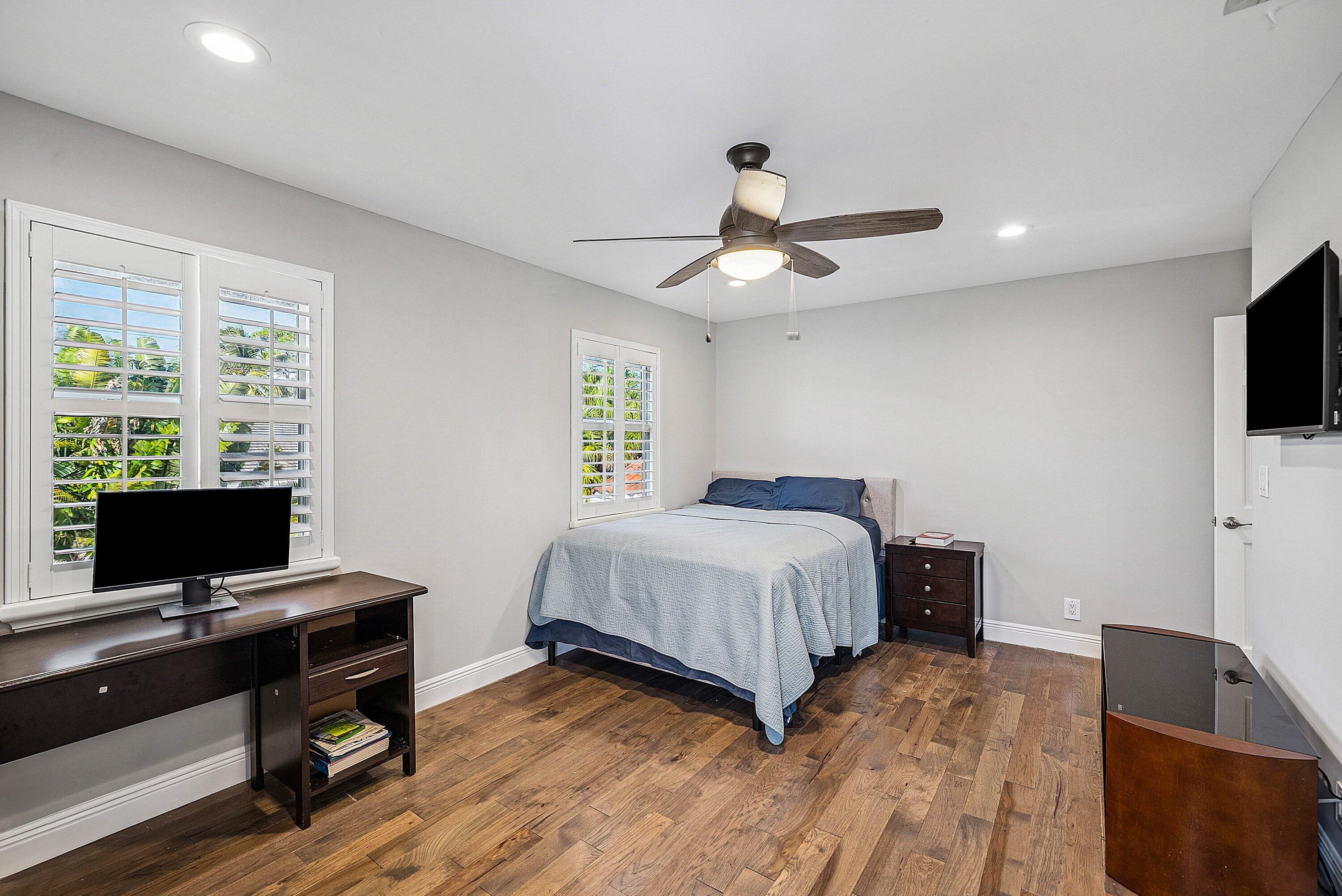 PALM BEACH FARMS CO 10 - Residential