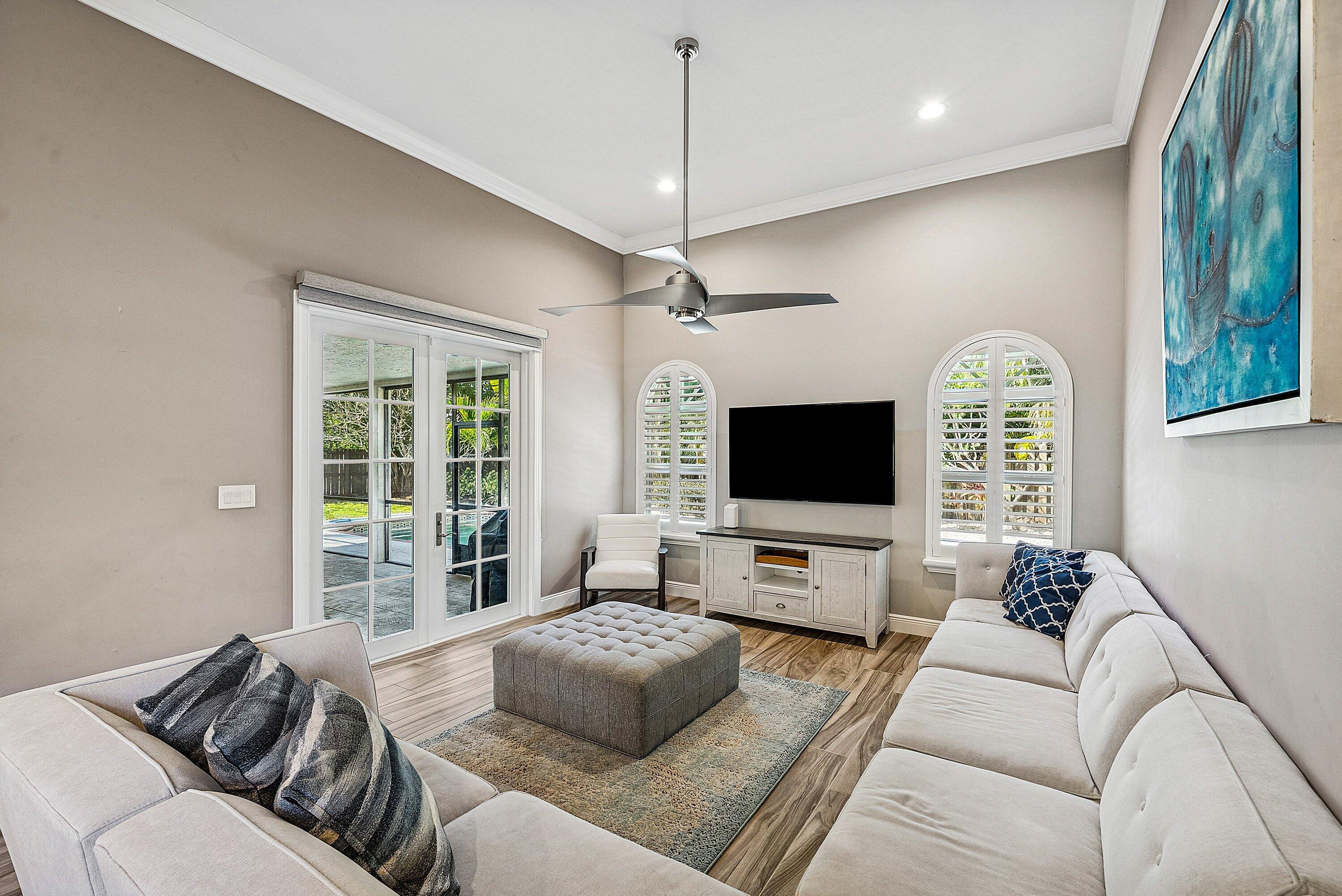 PALM BEACH FARMS CO 10 - Residential