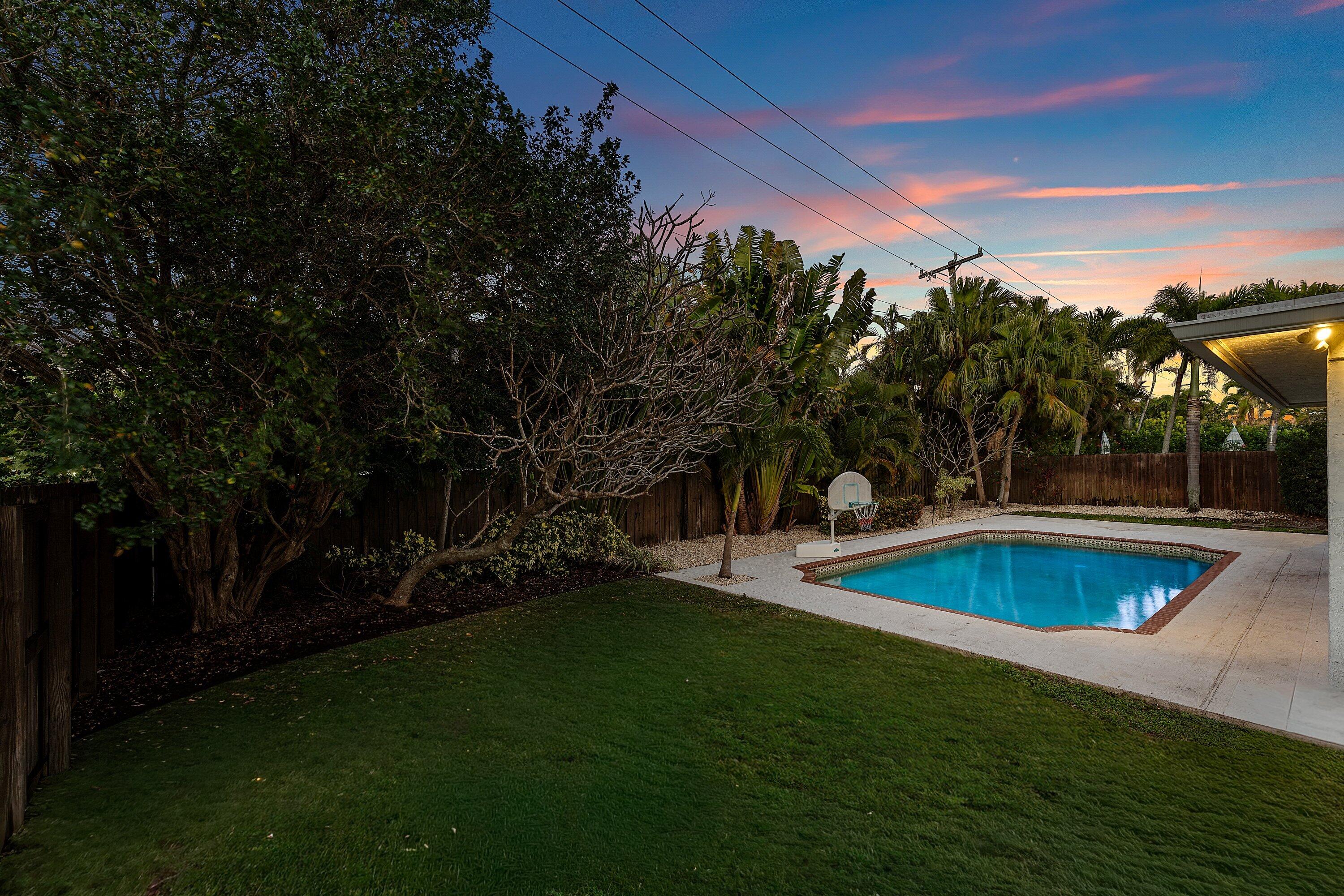 PALM BEACH FARMS CO 10 - Residential