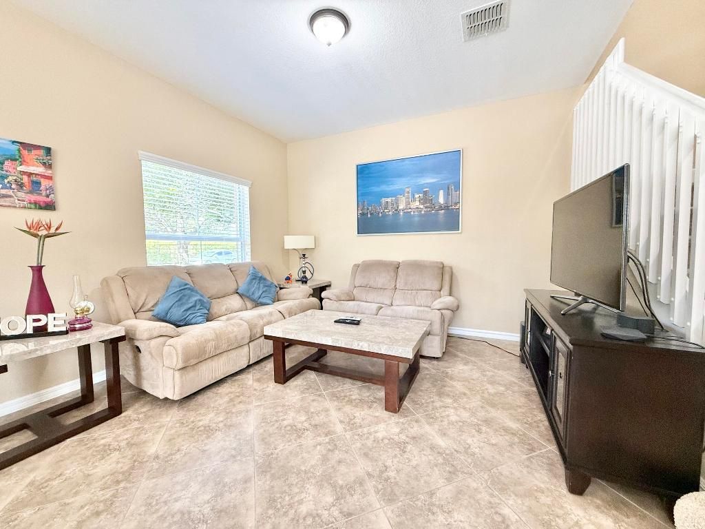 Photo of 336 Lake Monterey Circle, Boynton Beach, FL 33426 (MLS # R11031845)