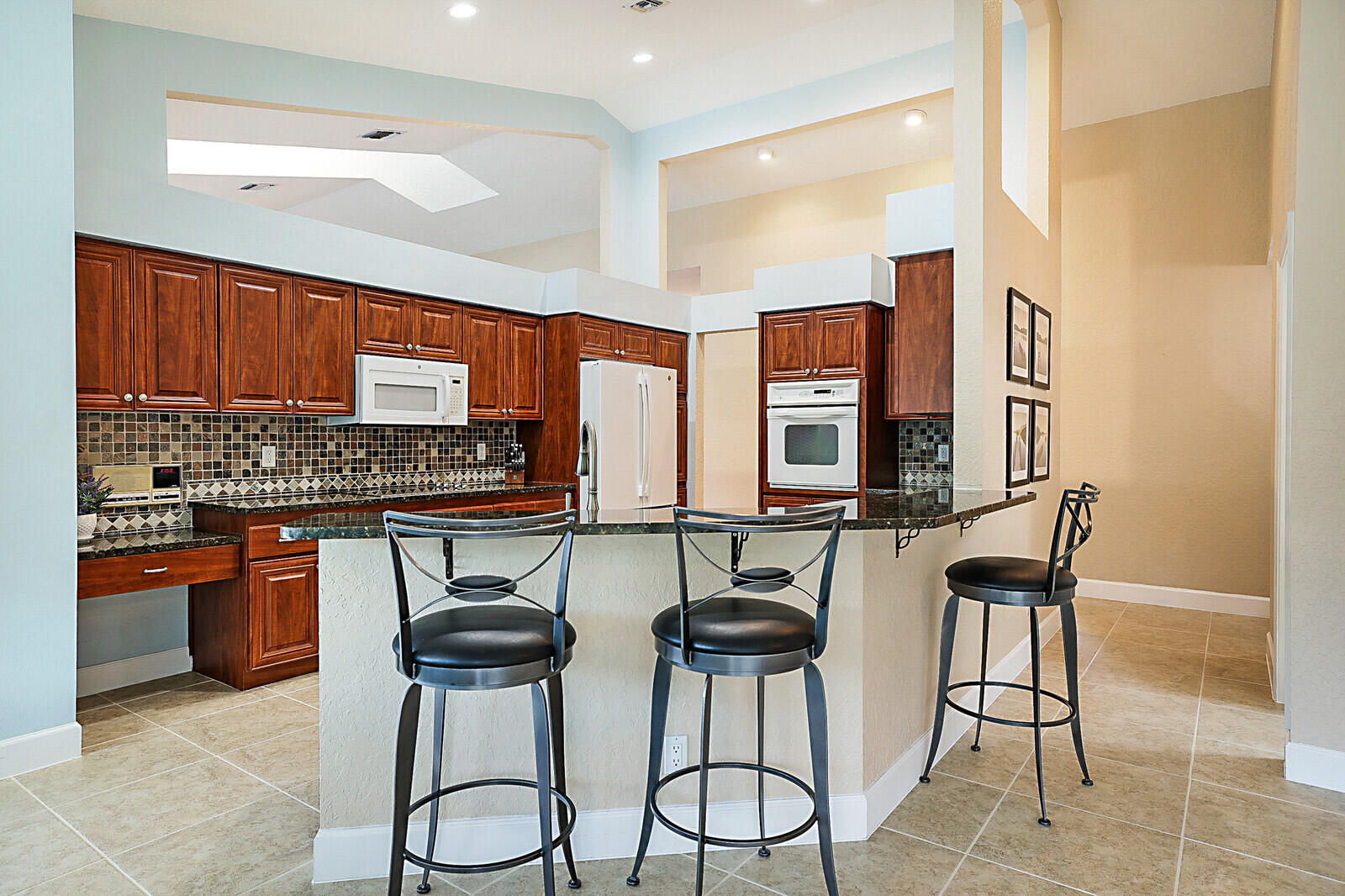 GREENVIEW SHORES 2 OF WELLINGTON - Residential