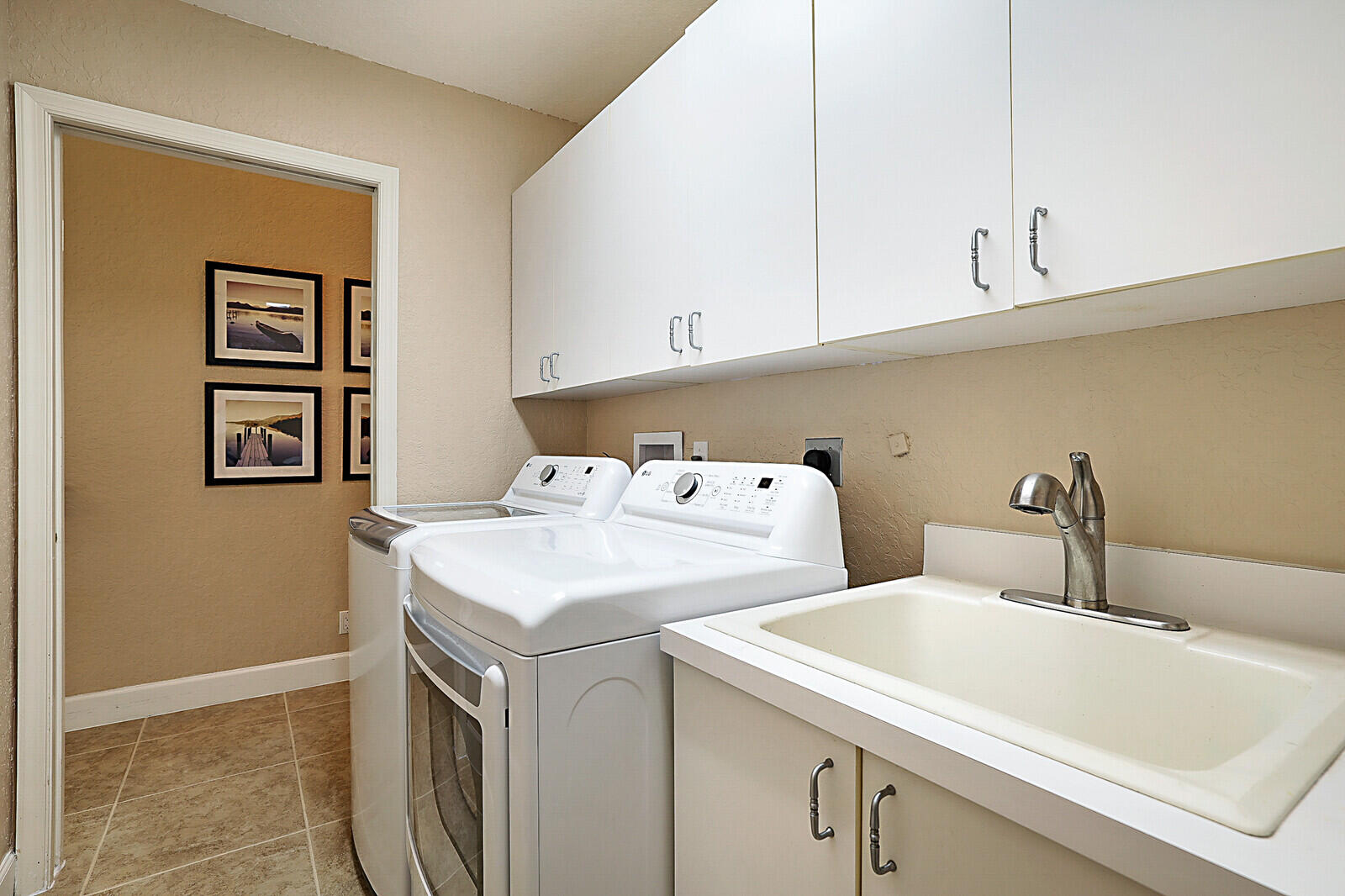 GREENVIEW SHORES 2 OF WELLINGTON - Residential