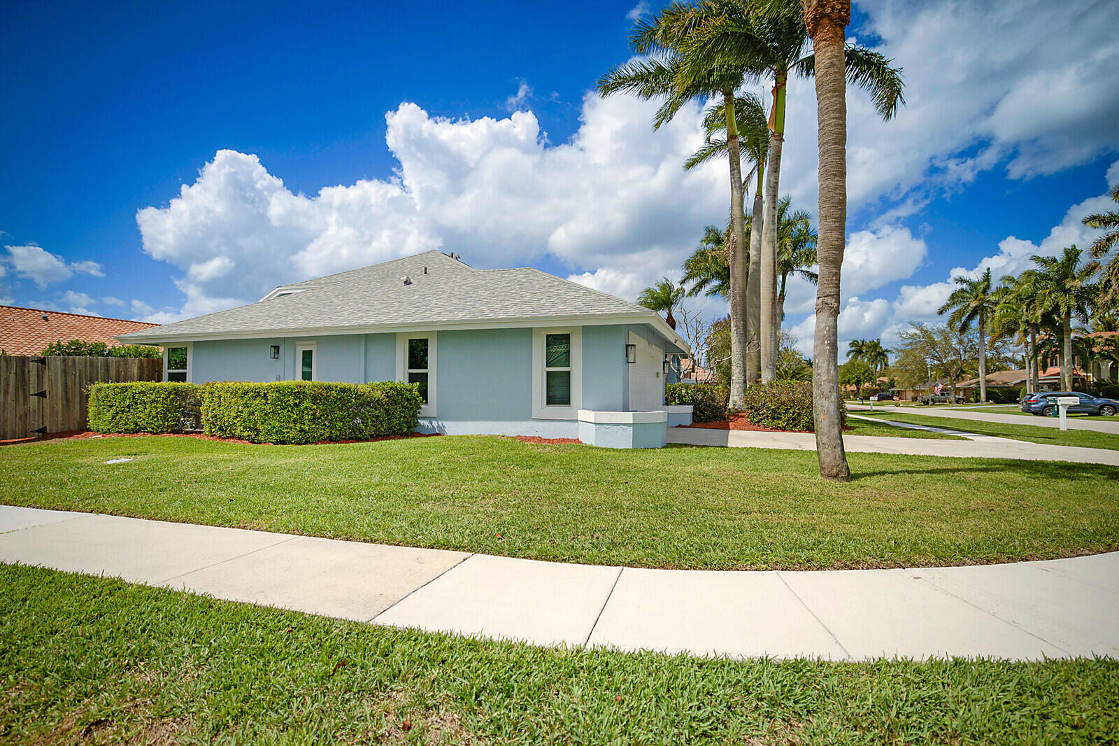 GREENVIEW SHORES 2 OF WELLINGTON - Residential