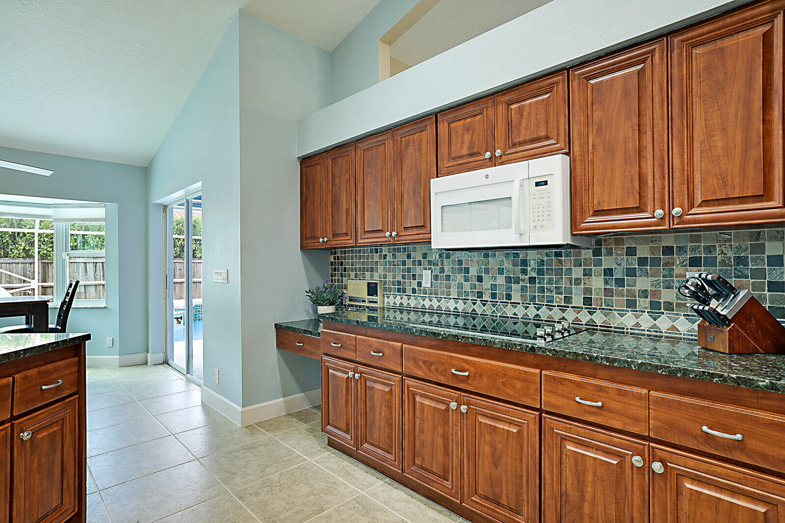 GREENVIEW SHORES 2 OF WELLINGTON - Residential