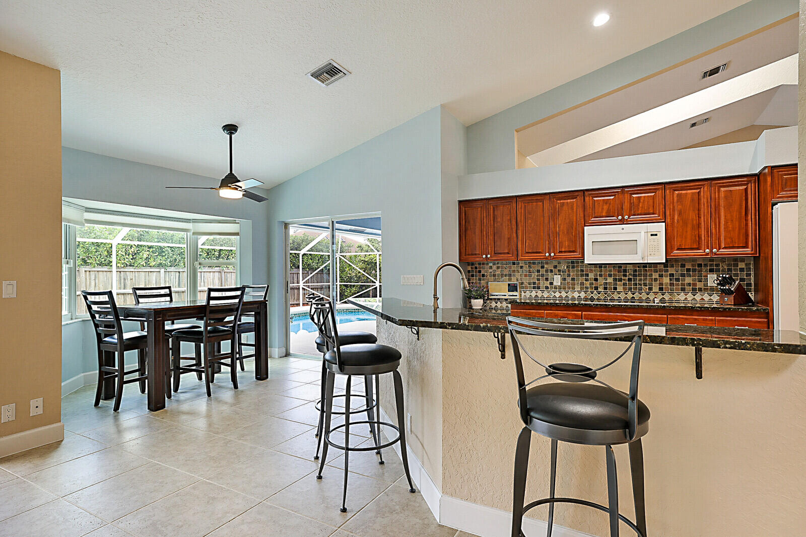 GREENVIEW SHORES 2 OF WELLINGTON - Residential