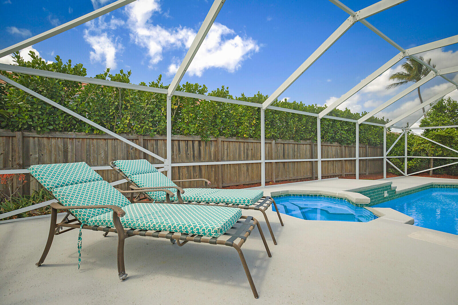 GREENVIEW SHORES 2 OF WELLINGTON - Residential