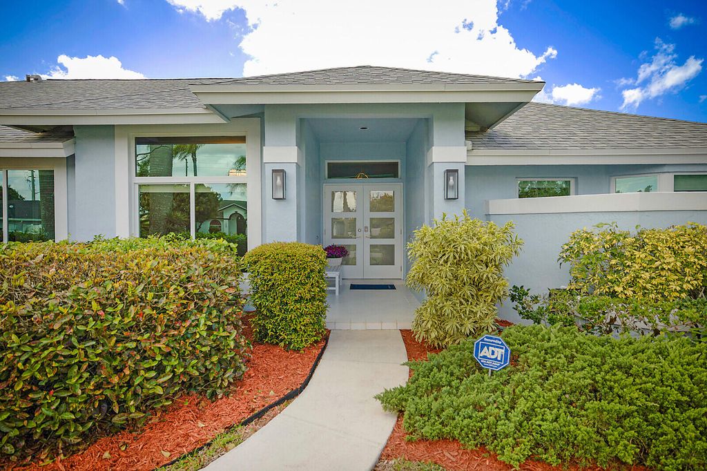 Photo of 1583 Farmington Avenue, Wellington, FL 33414 (MLS # B26007027)