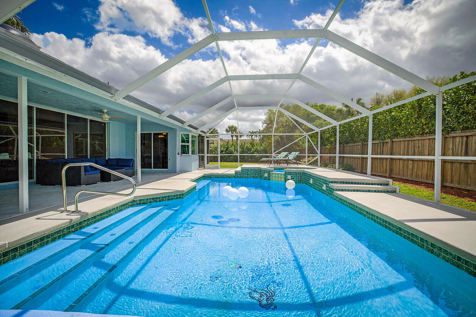 GREENVIEW SHORES 2 OF WELLINGTON - Residential