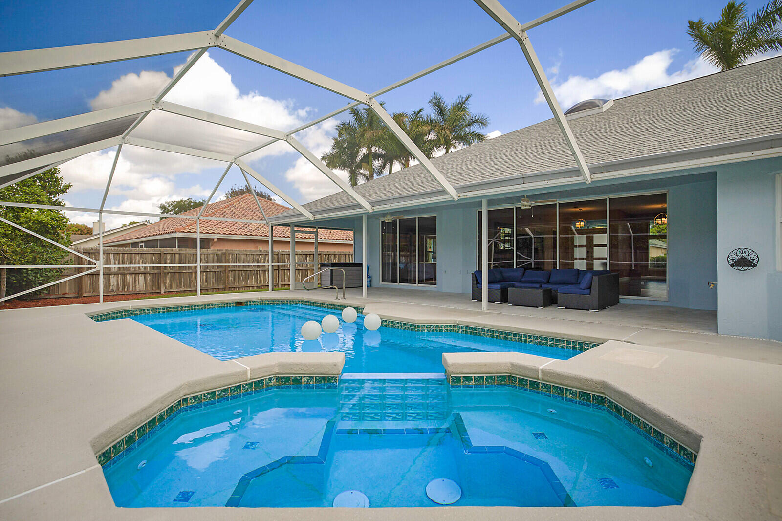 GREENVIEW SHORES 2 OF WELLINGTON - Residential