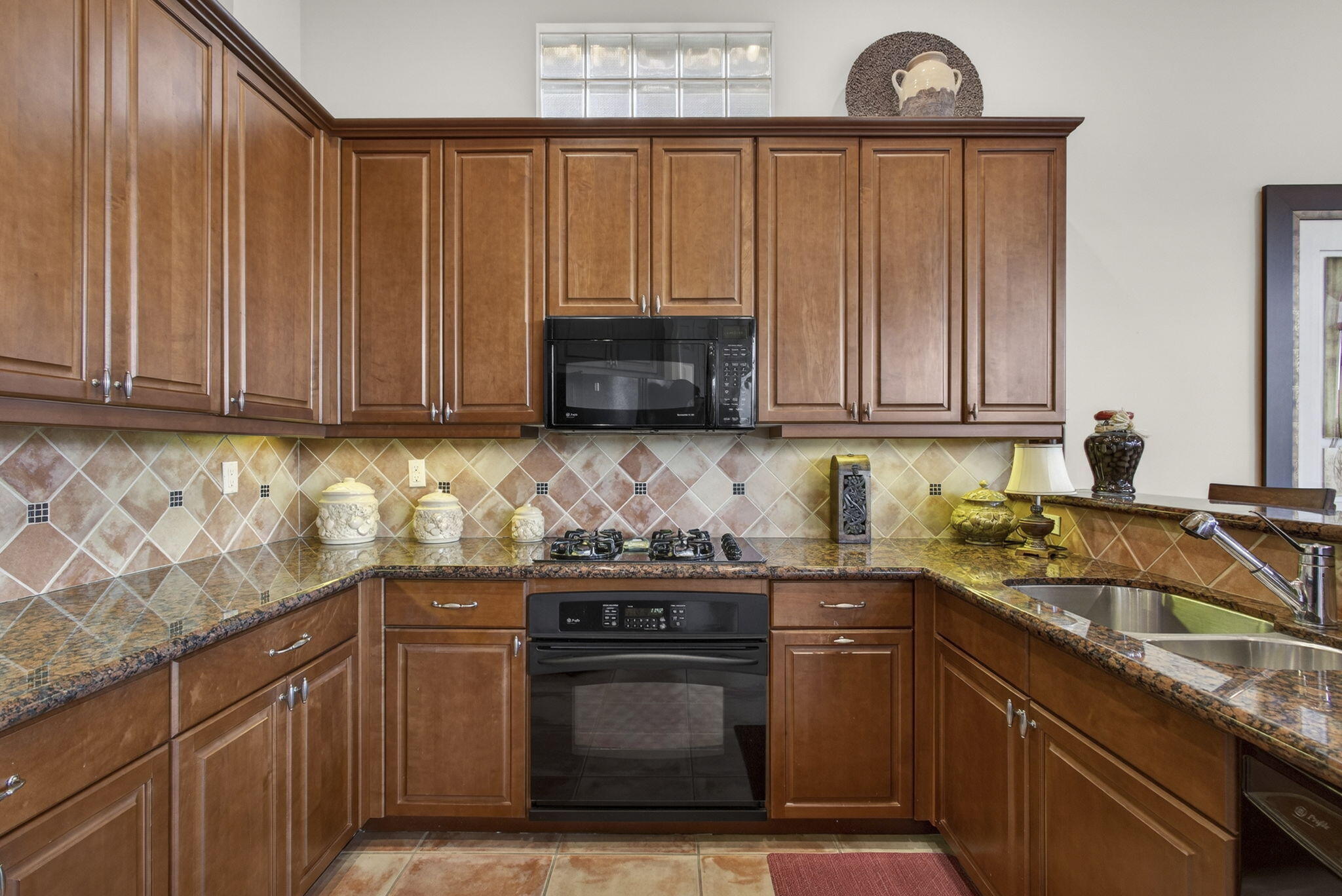 MIRASOL PAR 20 - Residential Lease