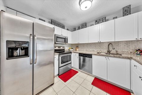 Tiny photo for 8715 Cleary Boulevard, Plantation, FL 33324 (MLS # B26014313)