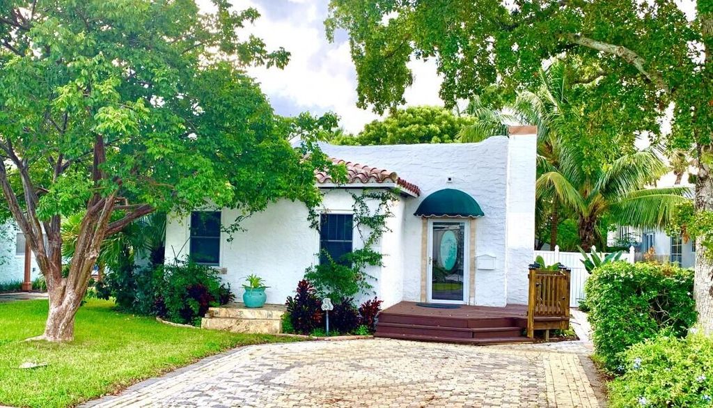 Photo of 232 N Dixie Boulevard, Delray Beach, FL 33444 (MLS # R10941438)