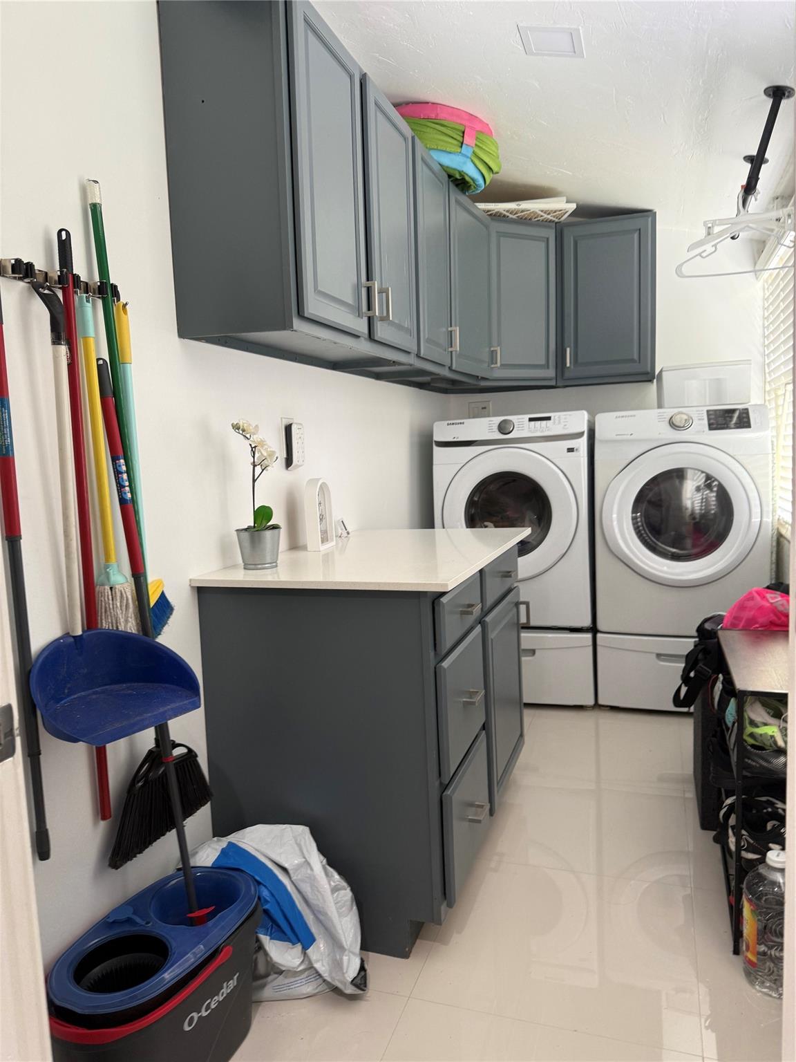 Buchanan Center 24-37 B - Residential