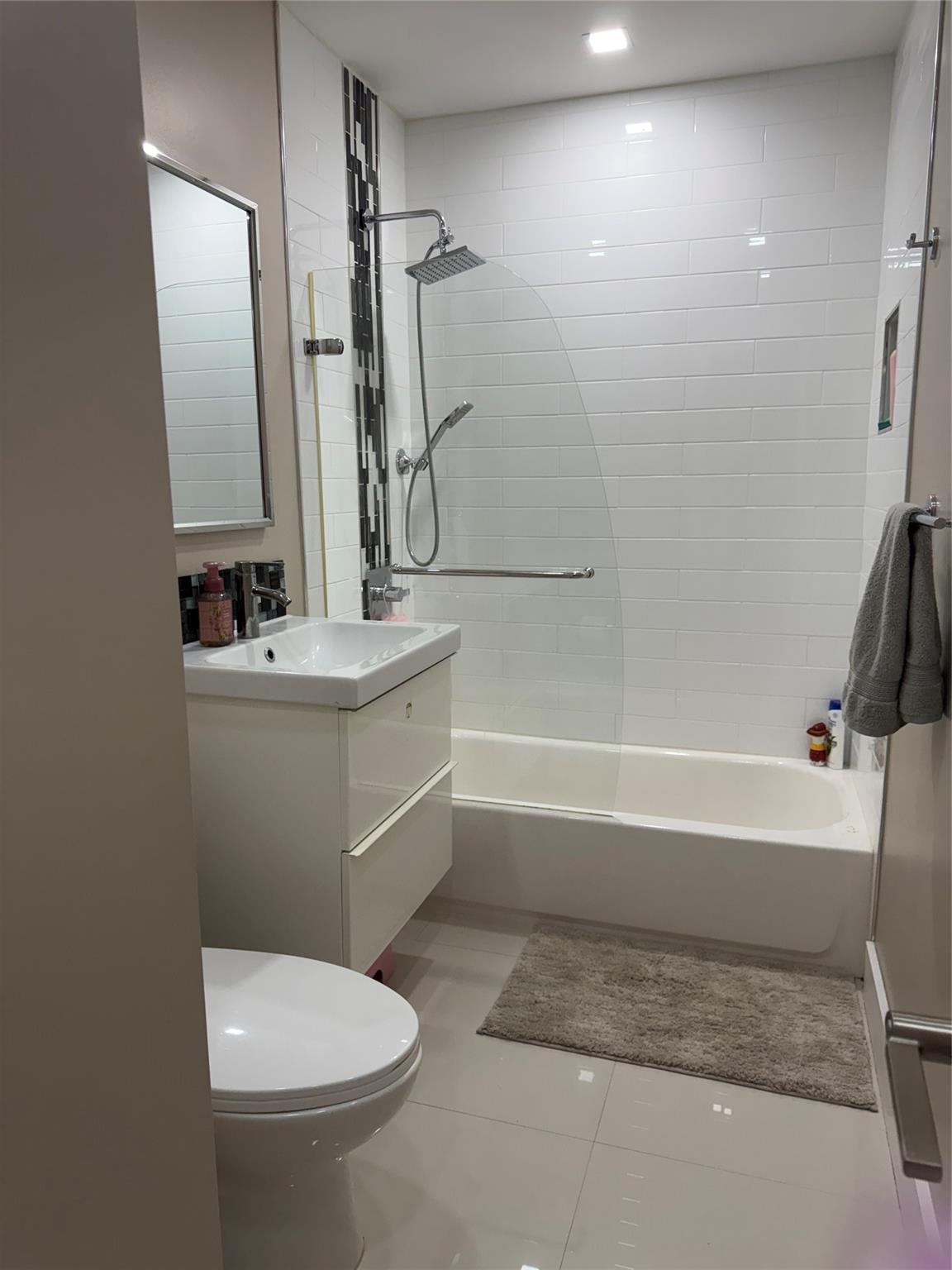 Buchanan Center 24-37 B - Residential