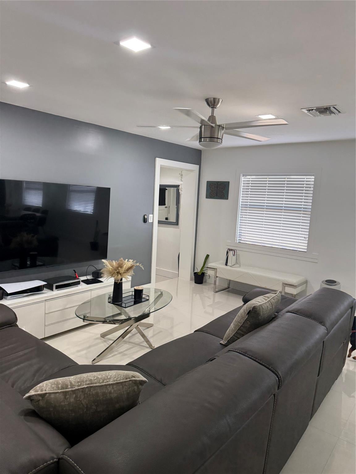 Buchanan Center 24-37 B - Residential