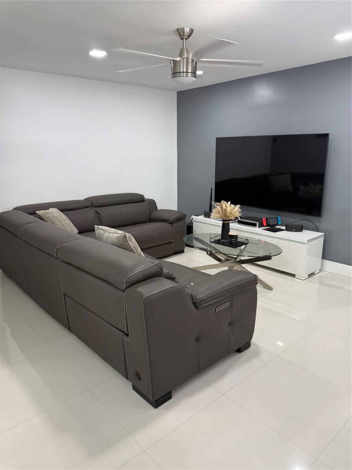 Buchanan Center 24-37 B - Residential
