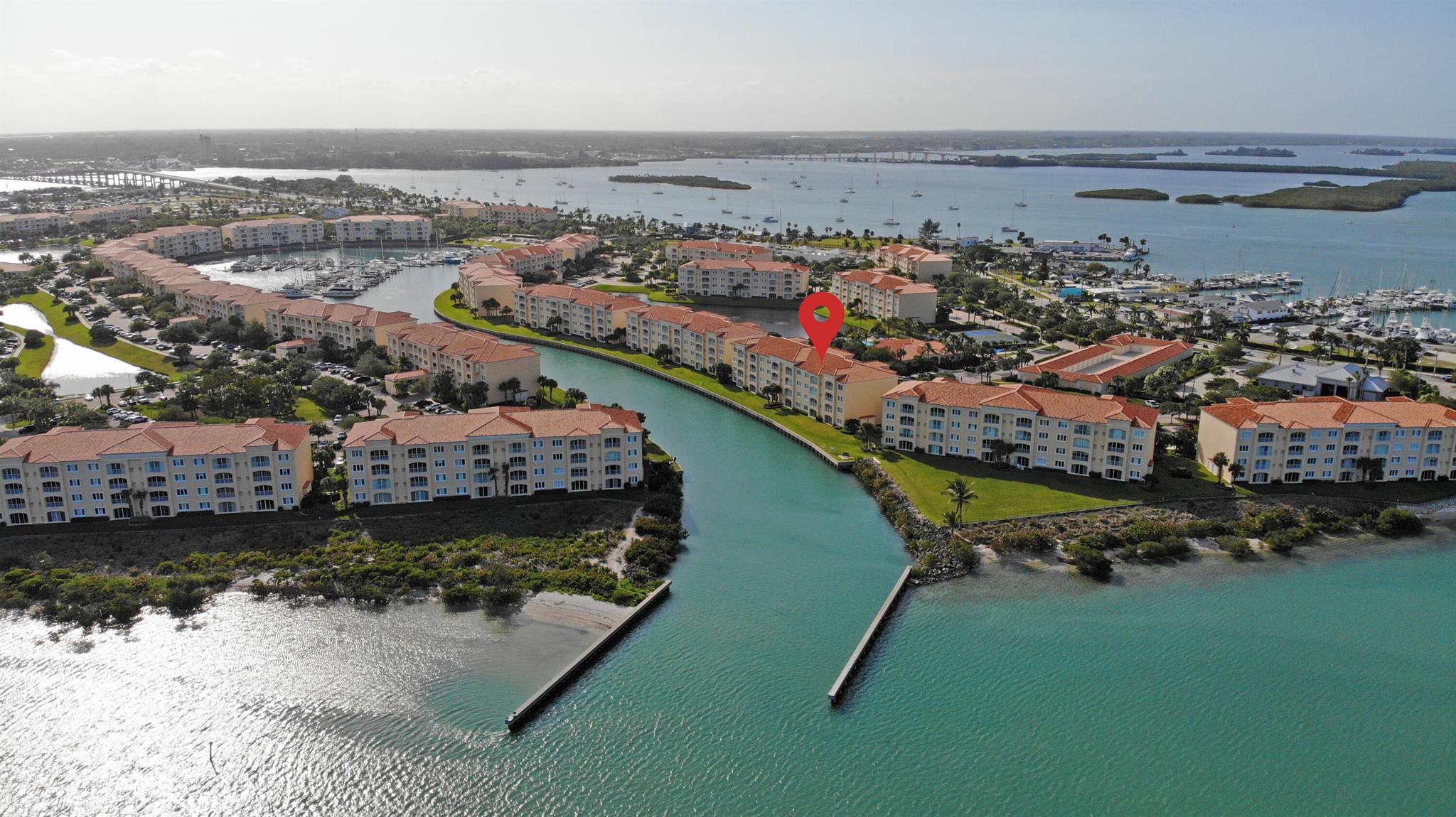 5 Harbour Isle Drive E 202