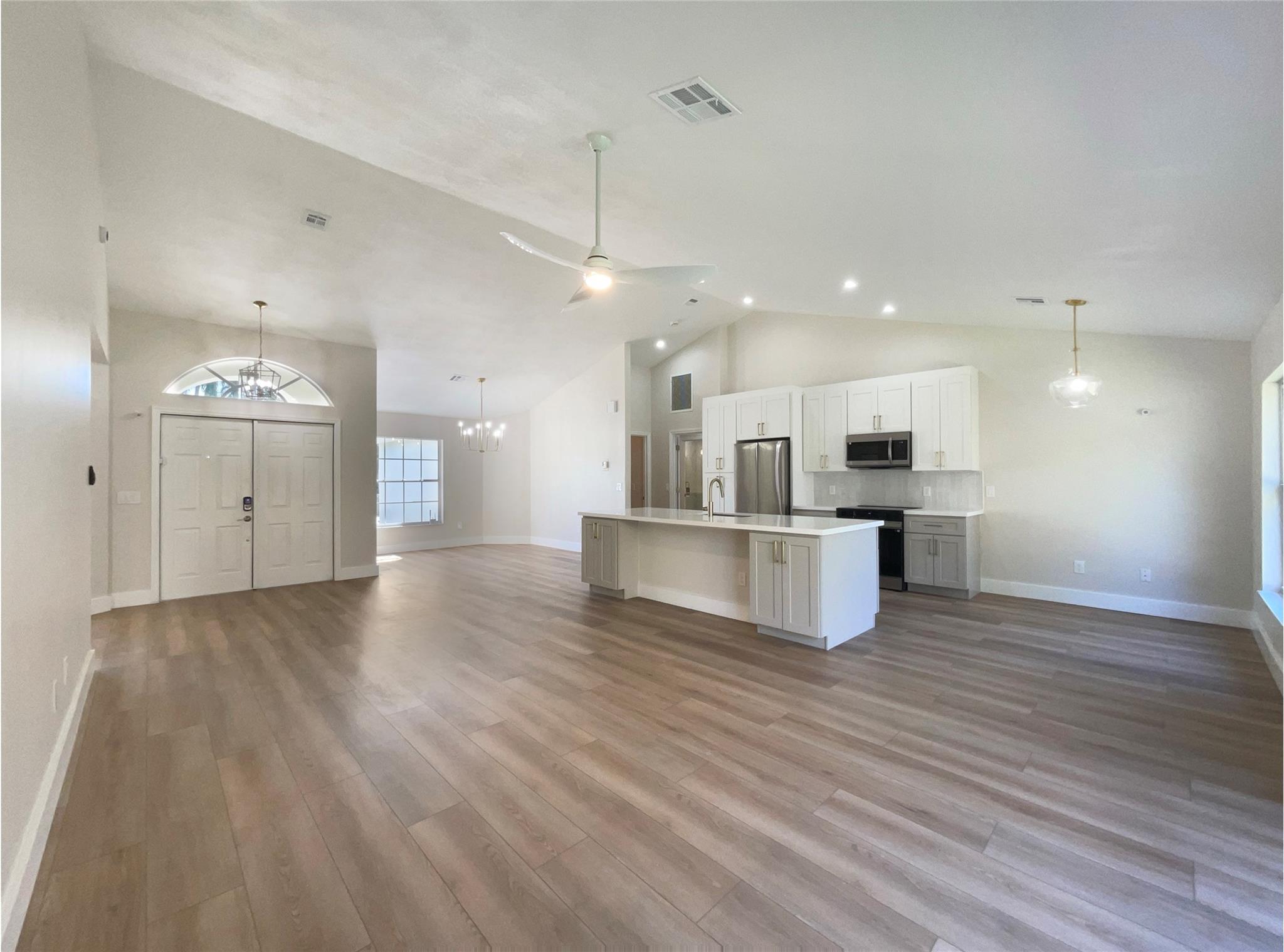 12785 Meadowbreeze Dr