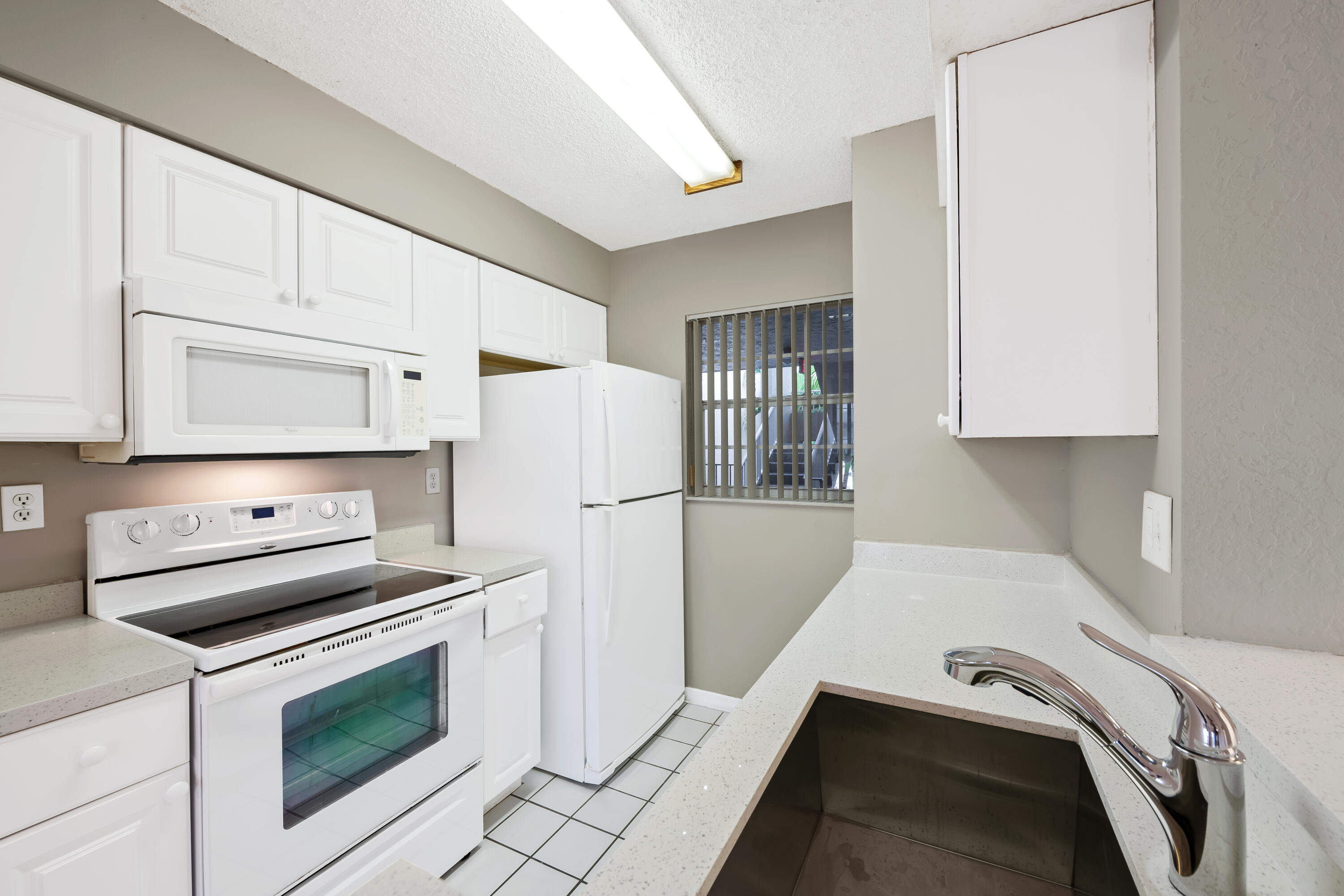 LAKEVIEW CLUB CONDO - Residential