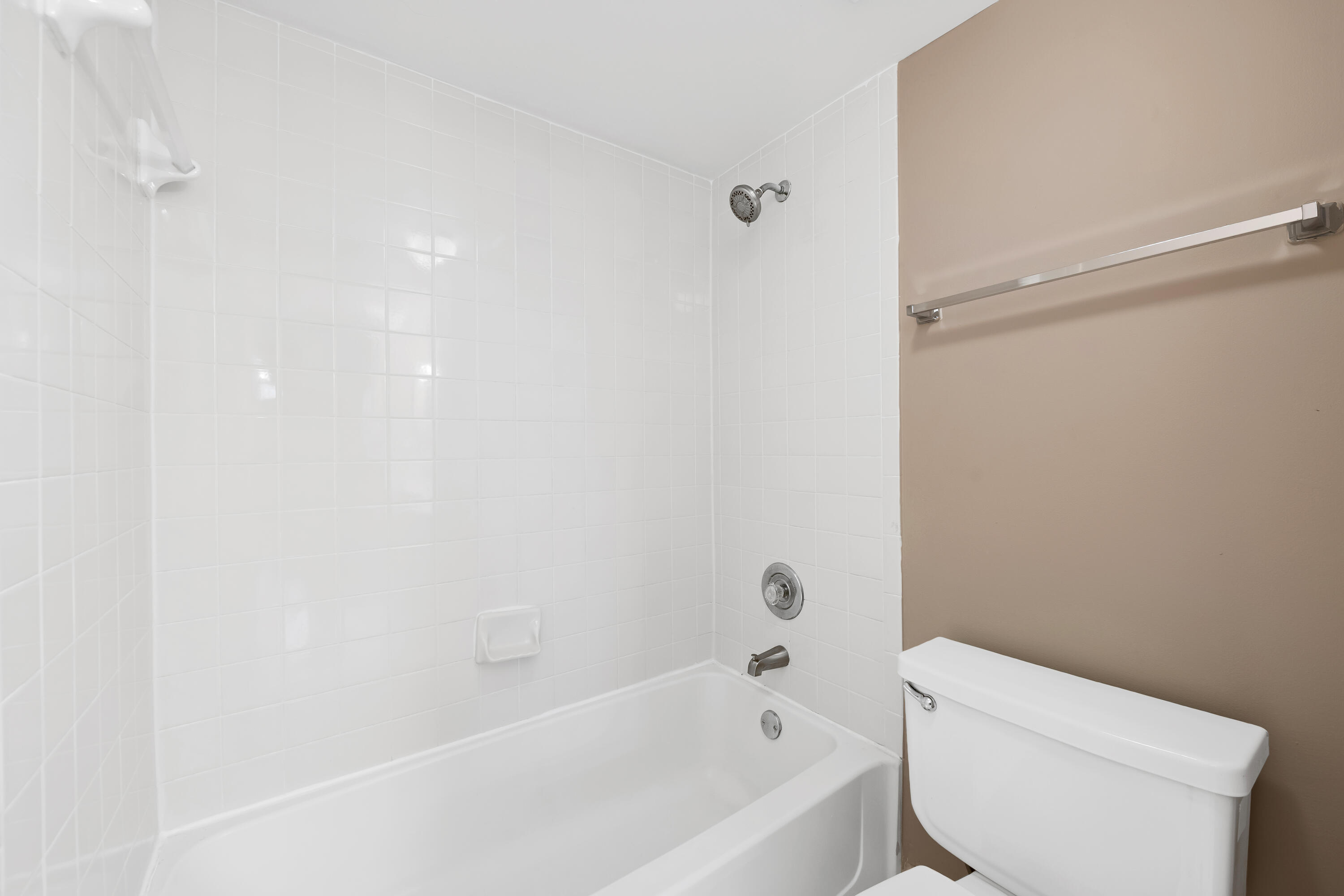 LAKEVIEW CLUB CONDO - Residential