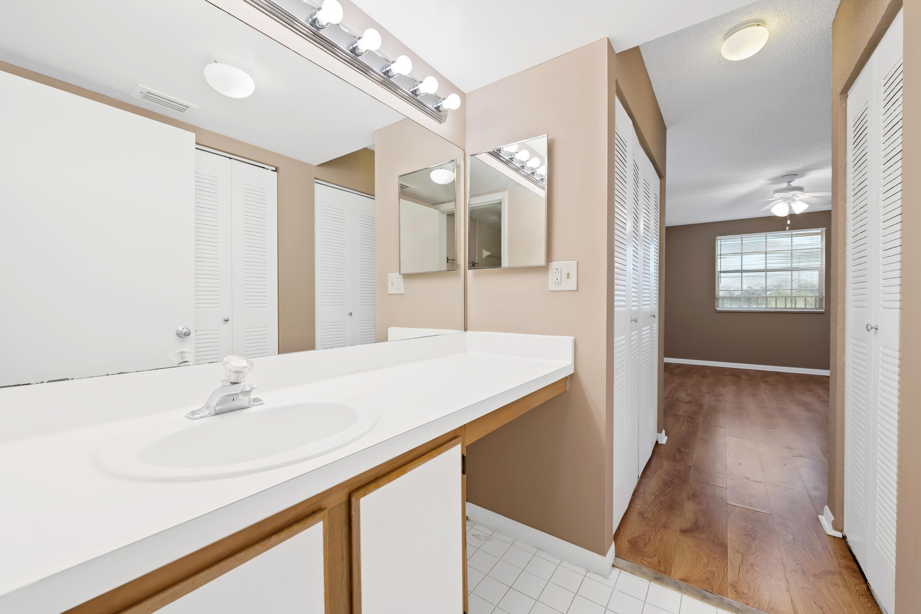 LAKEVIEW CLUB CONDO - Residential