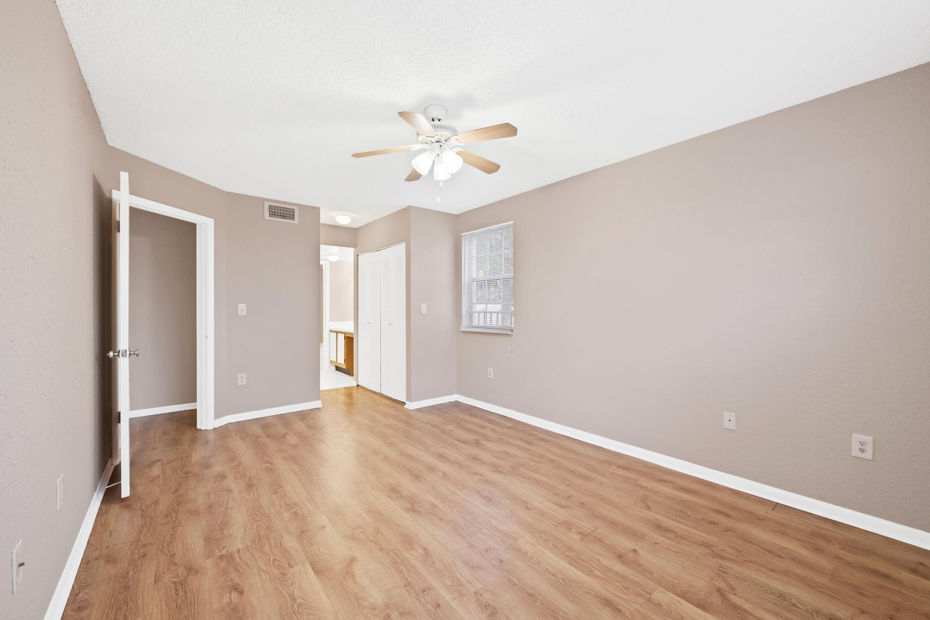 LAKEVIEW CLUB CONDO - Residential