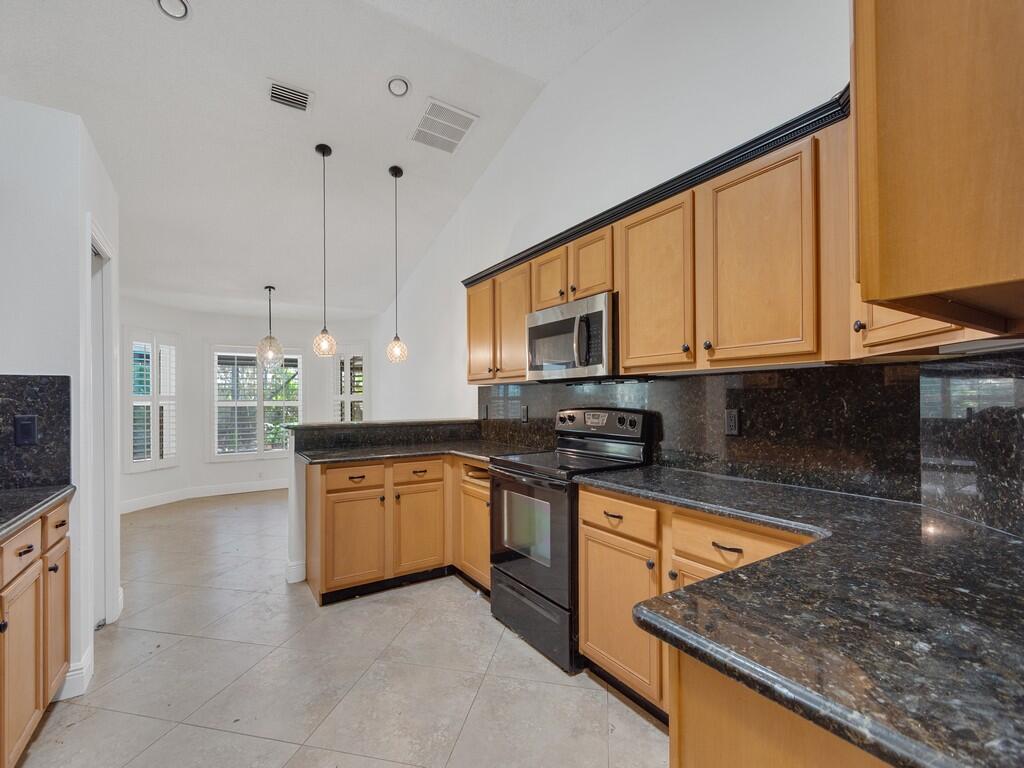 2331 SW Freeman Street