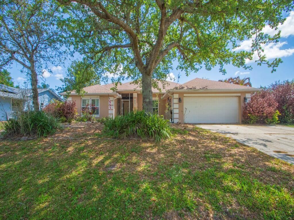 Photo of 2331 SW Freeman Street, Port Saint Lucie, FL 34953 (MLS # B26017970)