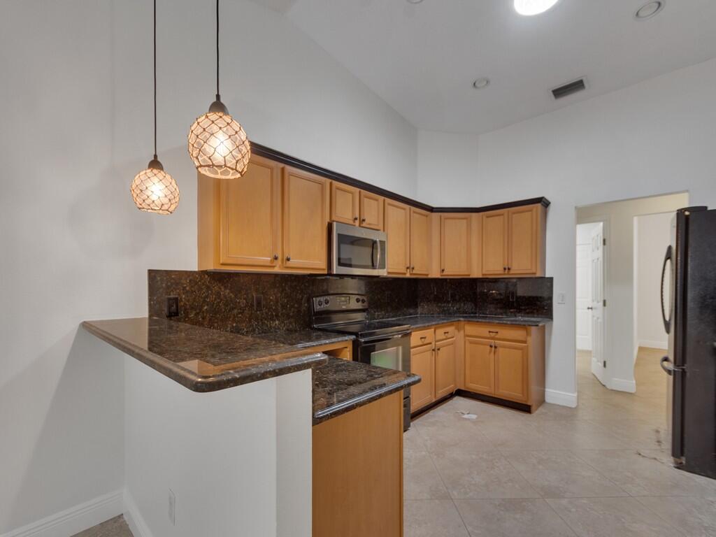 2331 SW Freeman Street