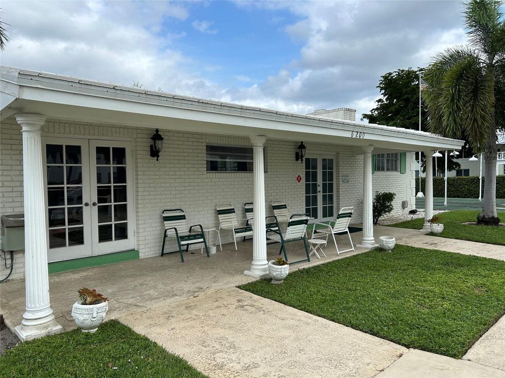 Photo of 1851 NE 62nd St #501, Fort Lauderdale, FL 33308 (MLS # F10539496)