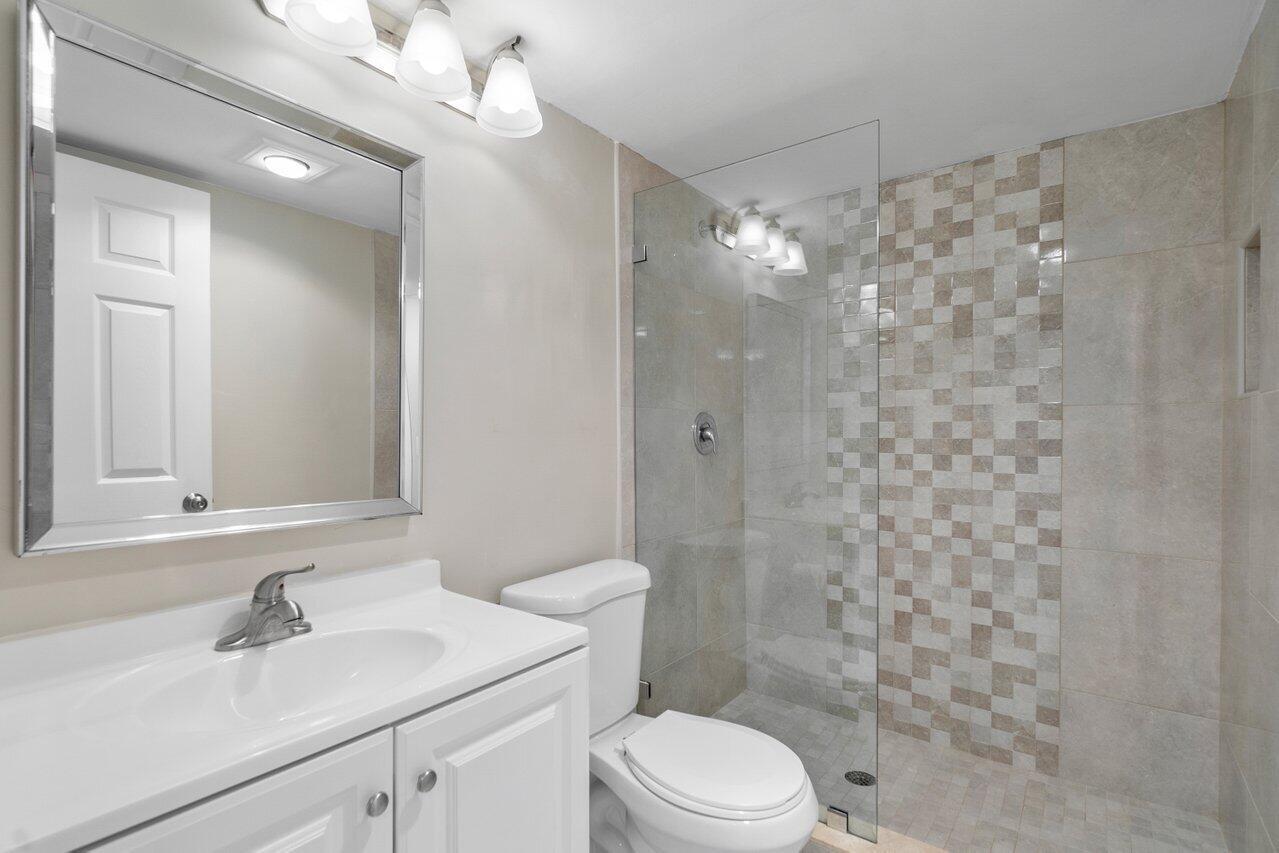 FANSHAW AT CENTURY VILLAG - Residential Lease