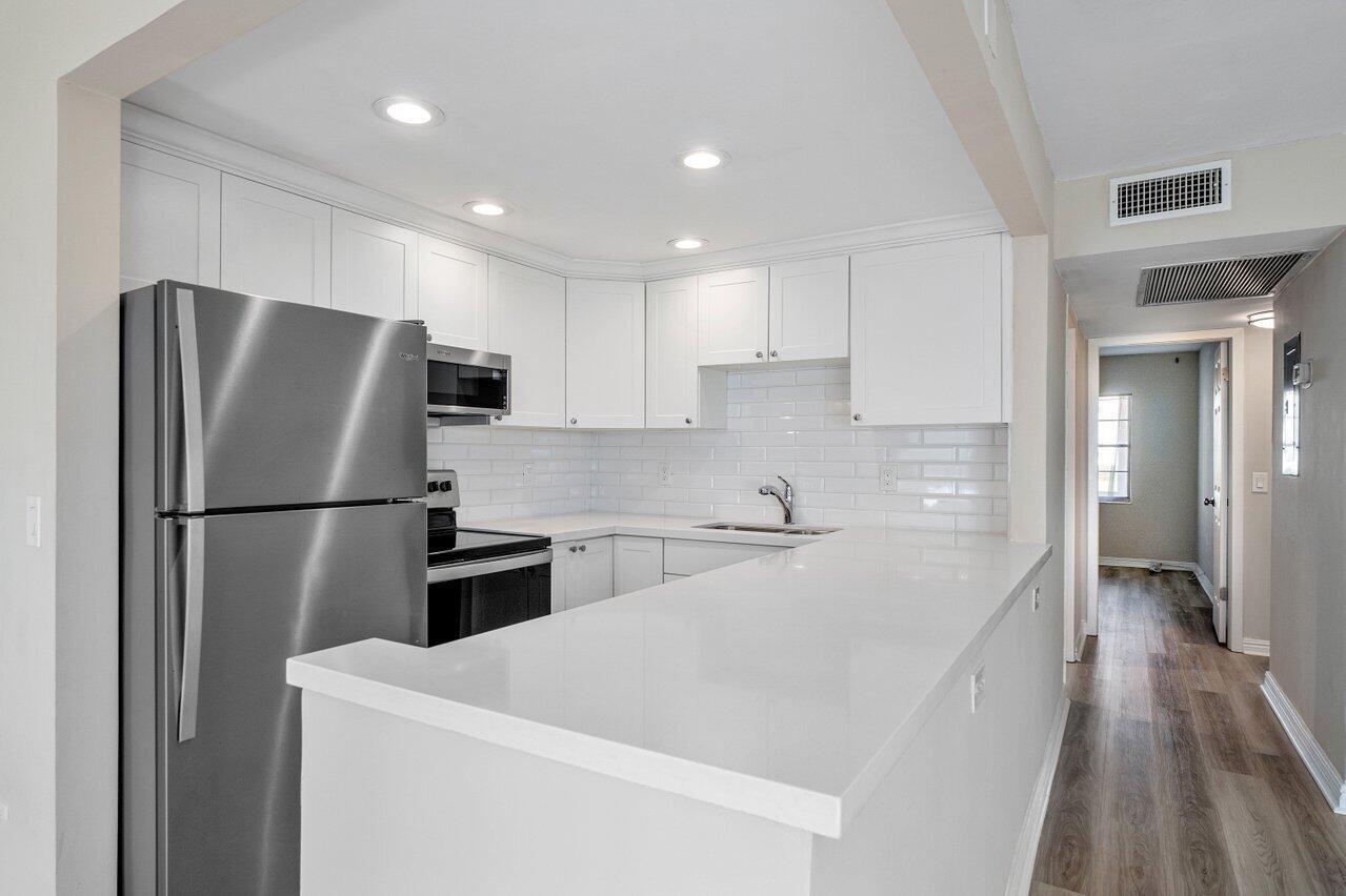 FANSHAW AT CENTURY VILLAG - Residential Lease
