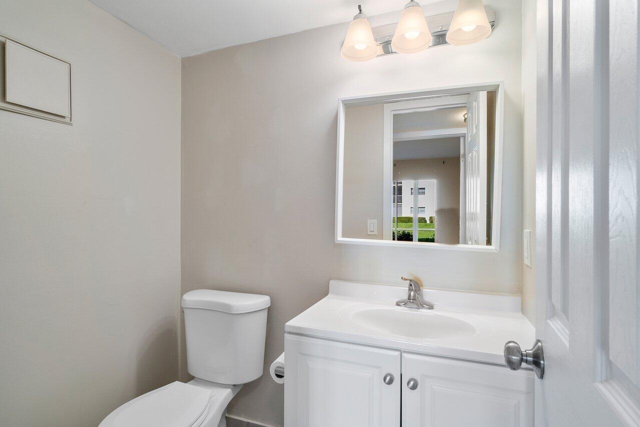 FANSHAW AT CENTURY VILLAG - Residential Lease