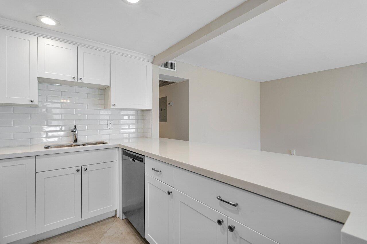 FANSHAW AT CENTURY VILLAG - Residential Lease