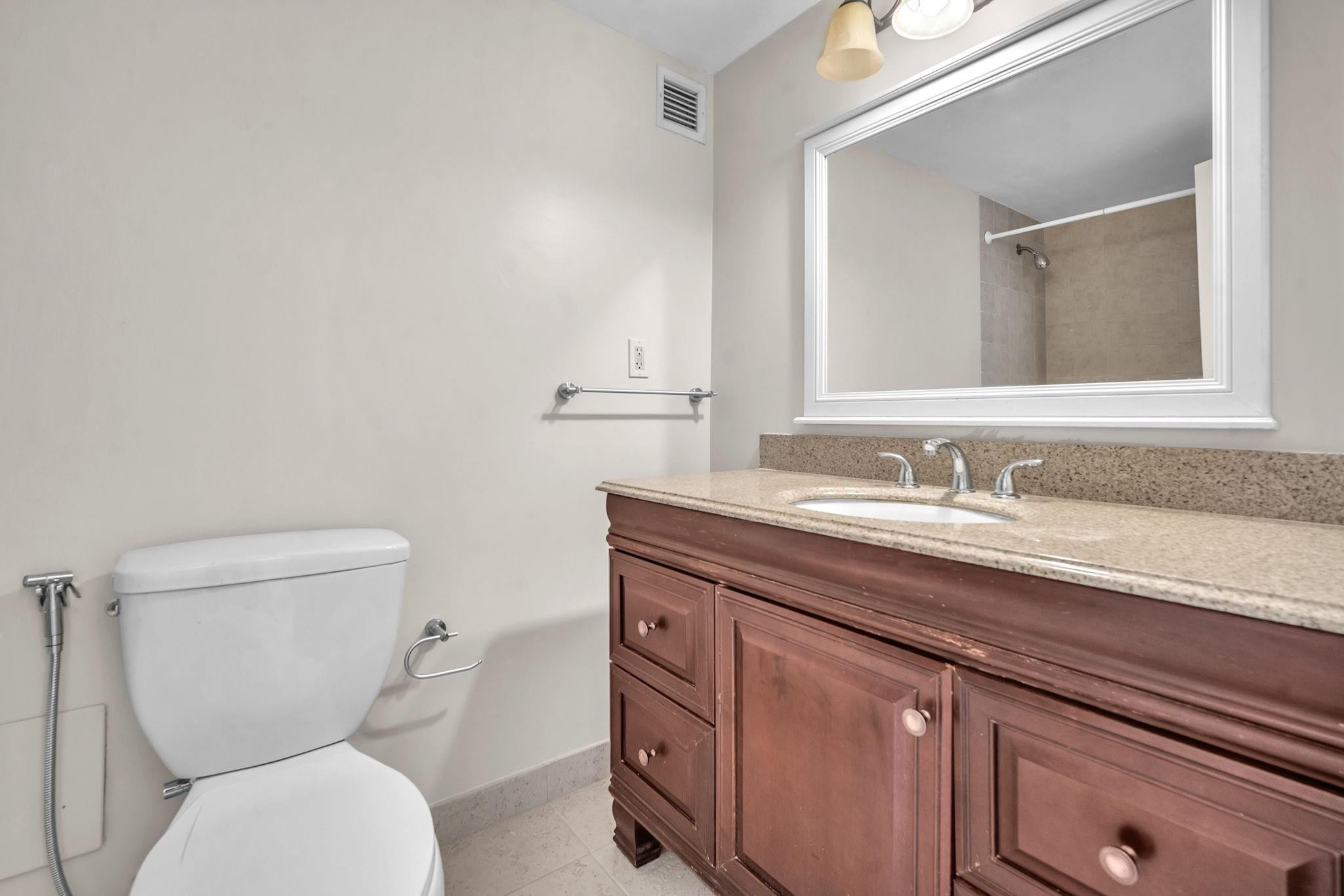 KENNEDY HOUSE CONDO - Residential