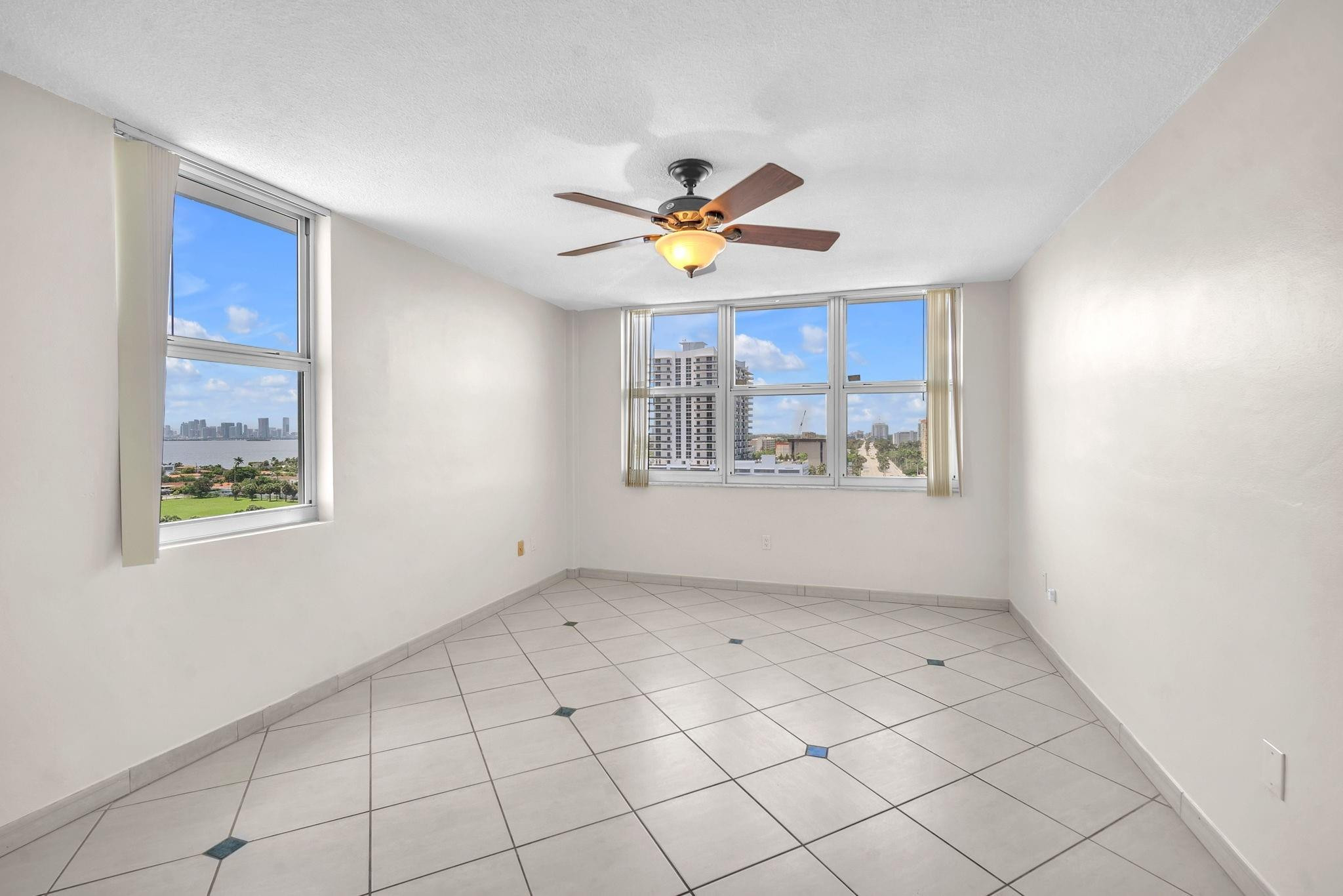 KENNEDY HOUSE CONDO - Residential