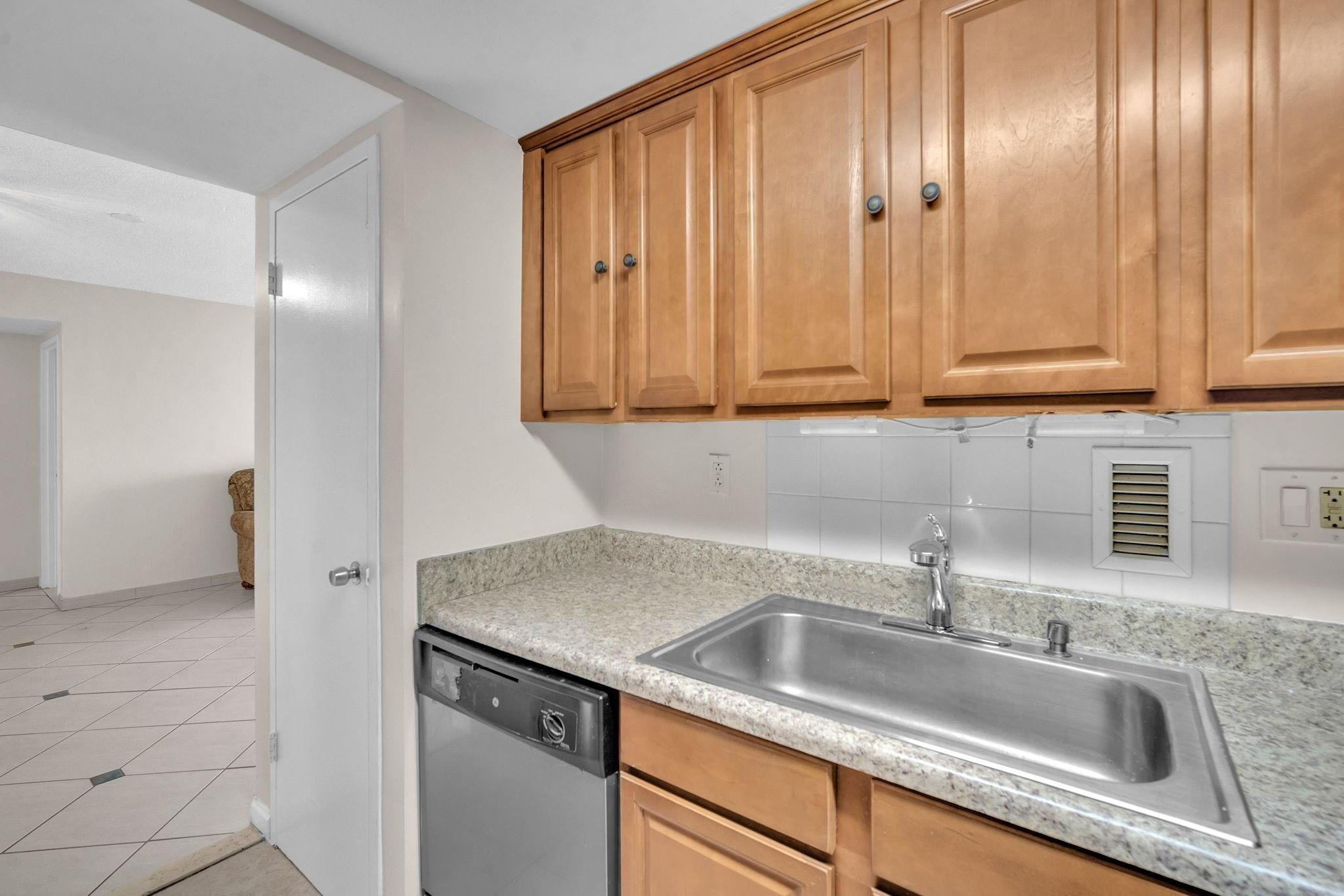 KENNEDY HOUSE CONDO - Residential