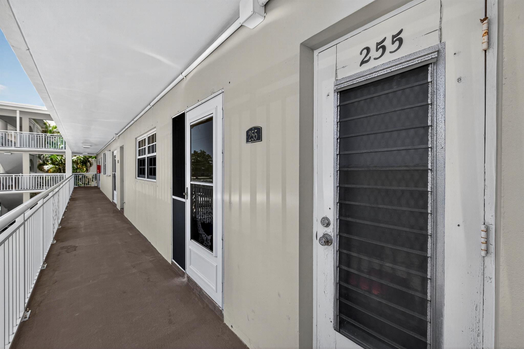 LIGHTHOUSE POINT GARDENS - Residential